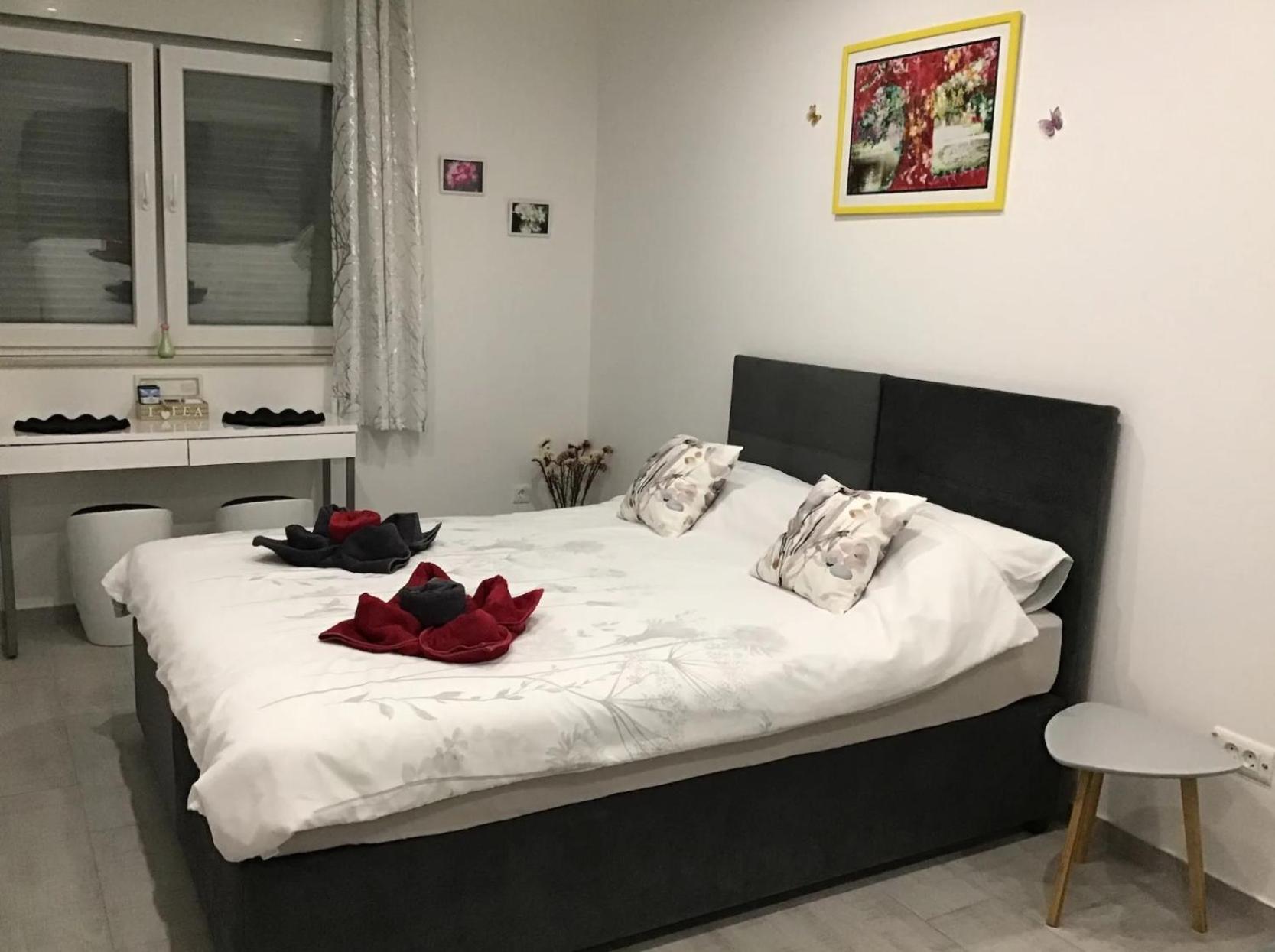 Maidas Place 2