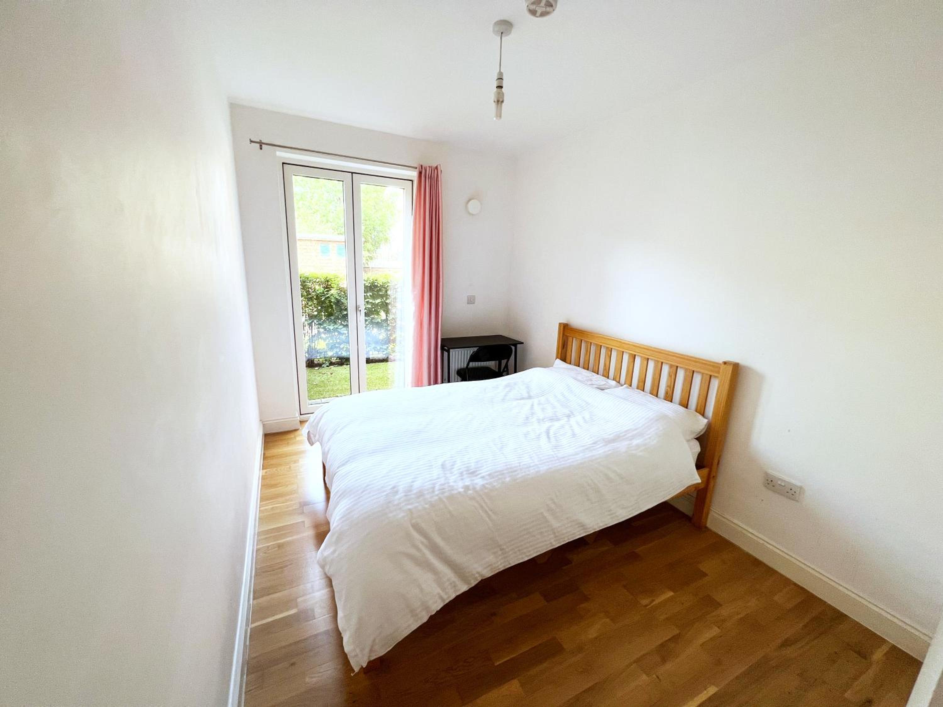 London Apartment, 3 Bedrooms, Zone 2
