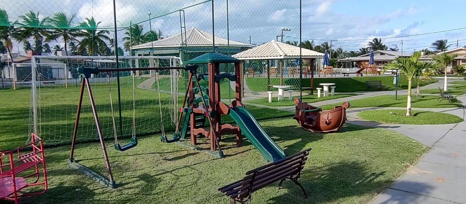 Casa de Temporada na Praia dentro de Condominio