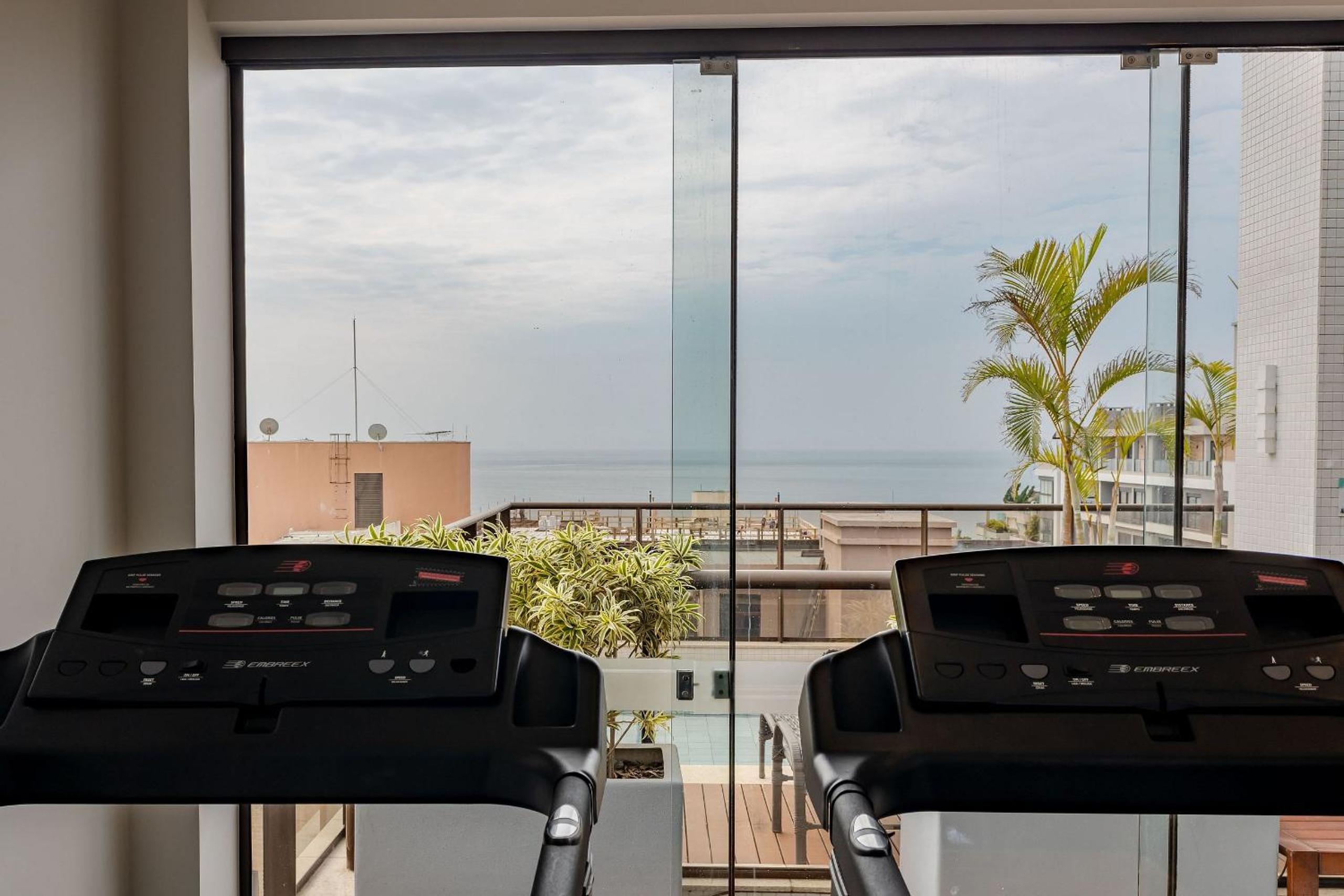 Apartamento Finamente Mobiliado com Área de Lazer e Vista Mar