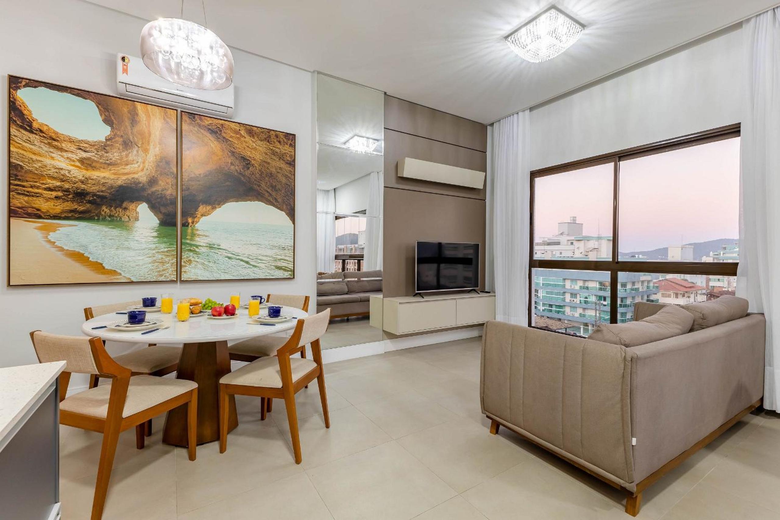 Apartamento Finamente Mobiliado com Área de Lazer e Vista Mar