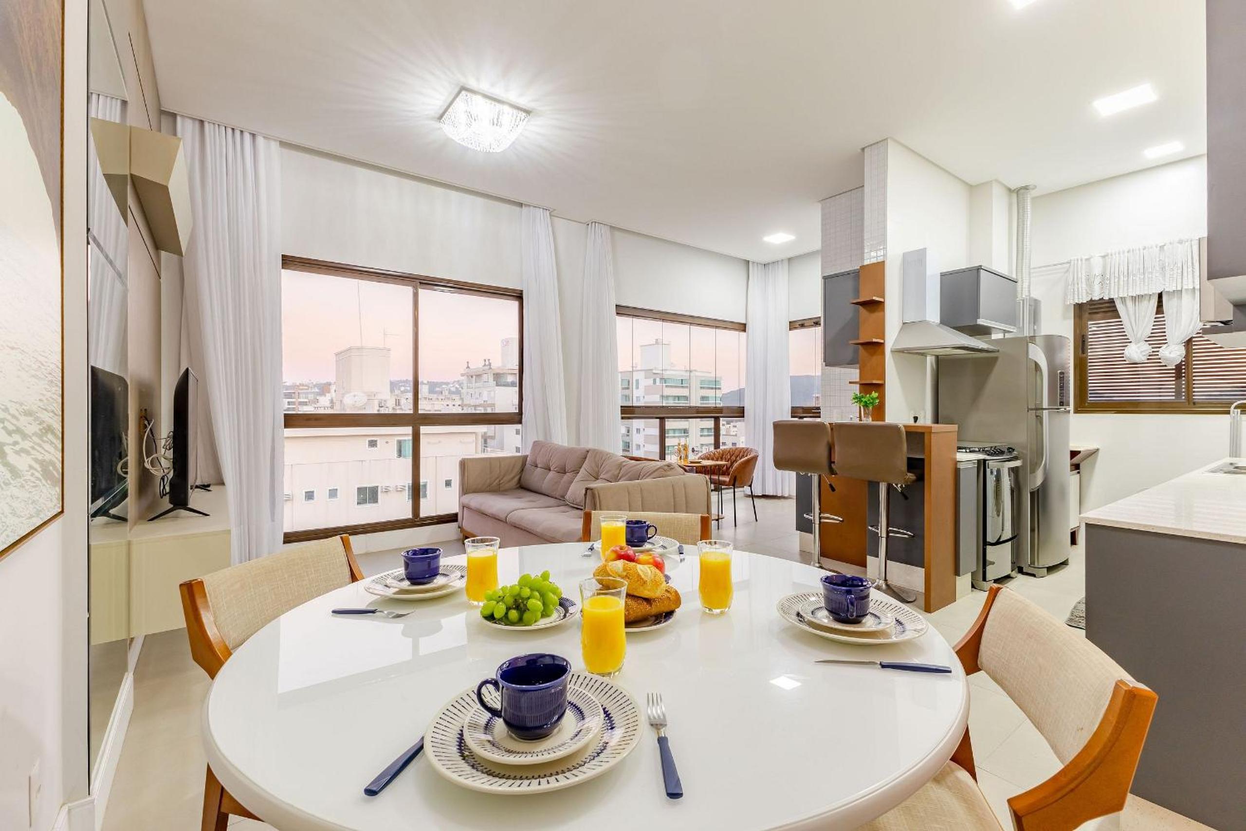 Apartamento Finamente Mobiliado com Área de Lazer e Vista Mar