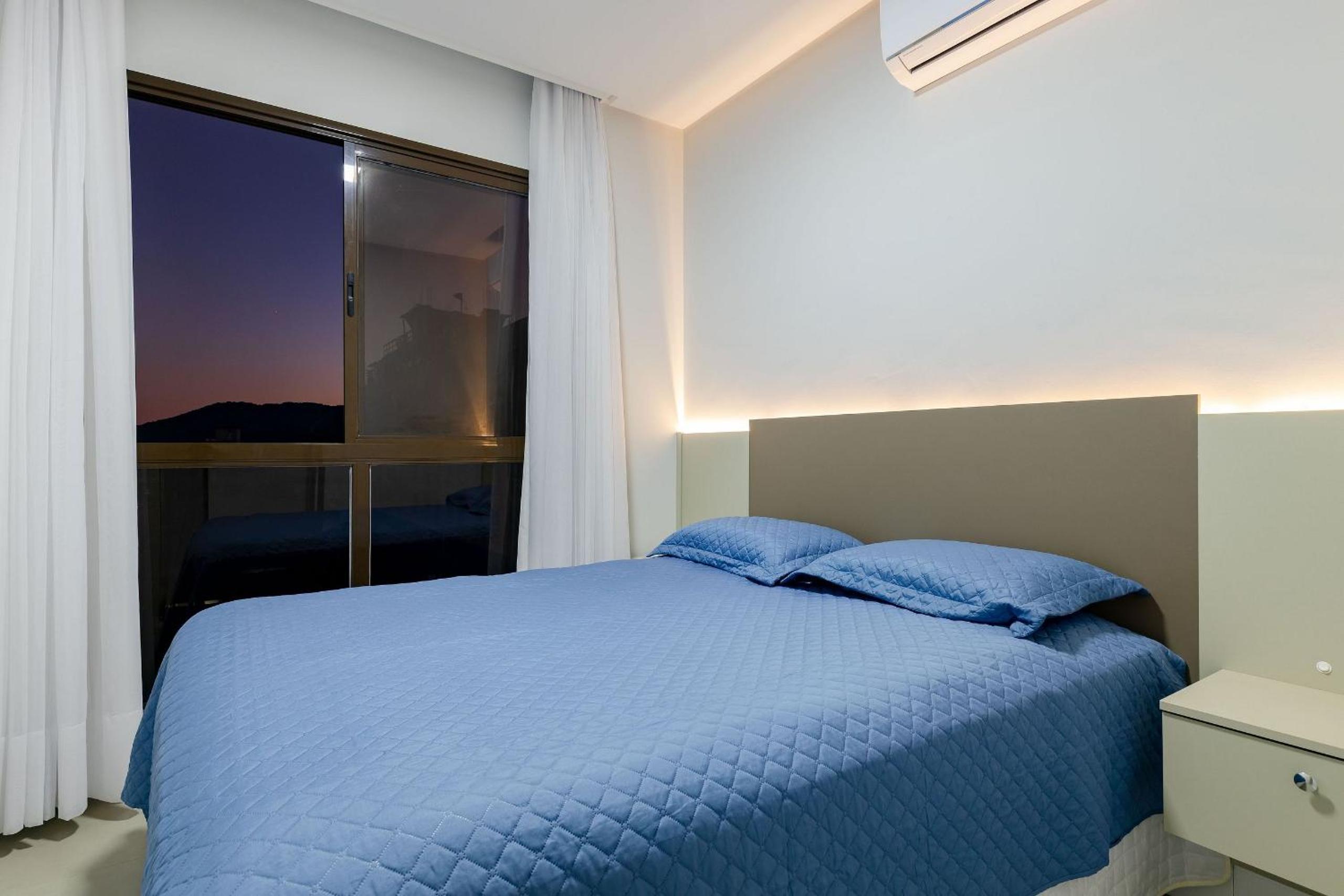Apartamento Finamente Mobiliado com Área de Lazer e Vista Mar