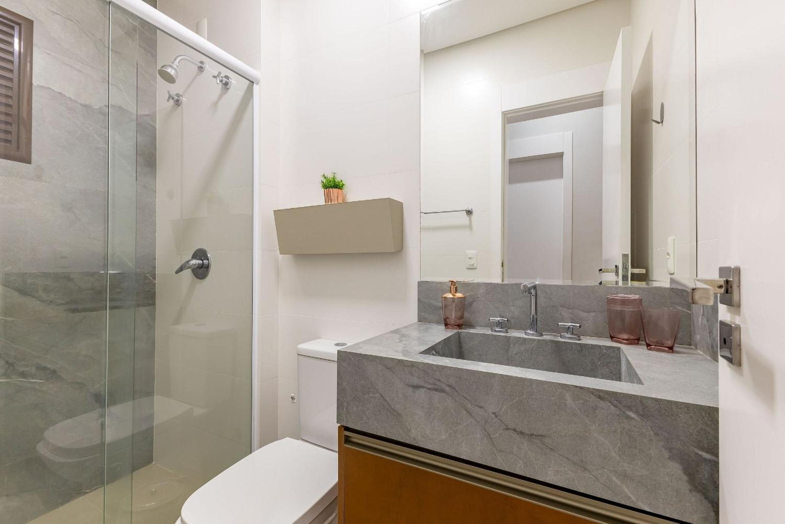 Apartamento Finamente Mobiliado com Área de Lazer e Vista Mar