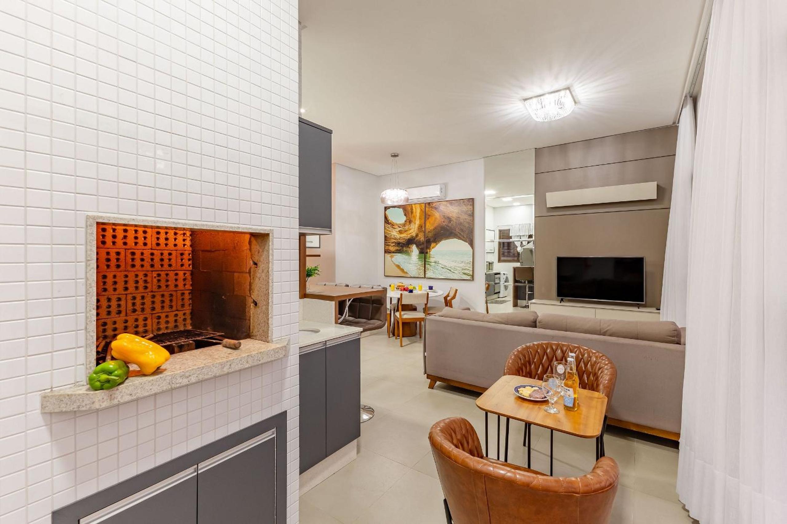 Apartamento Finamente Mobiliado com Área de Lazer e Vista Mar