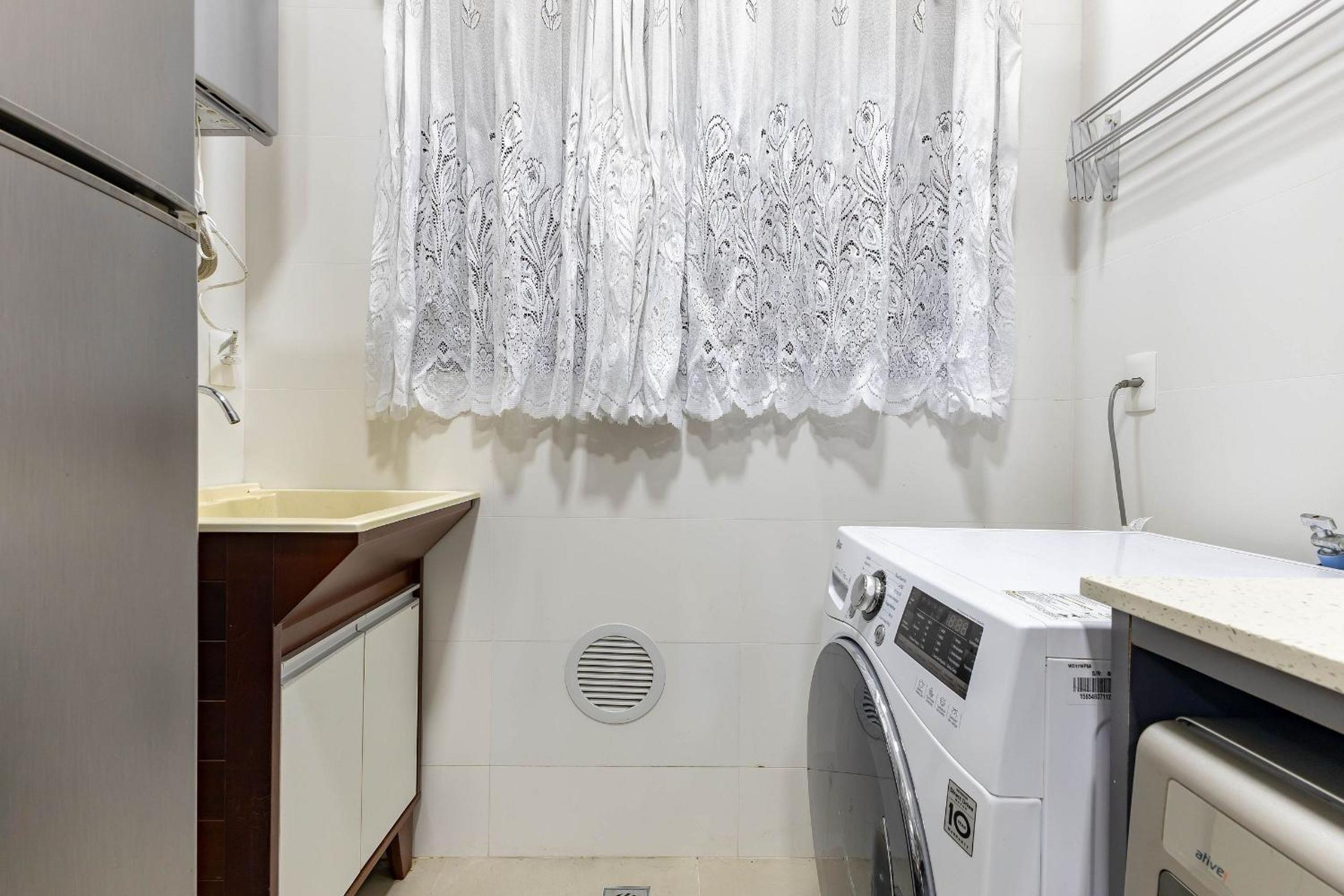 Apartamento Finamente Mobiliado com Área de Lazer e Vista Mar