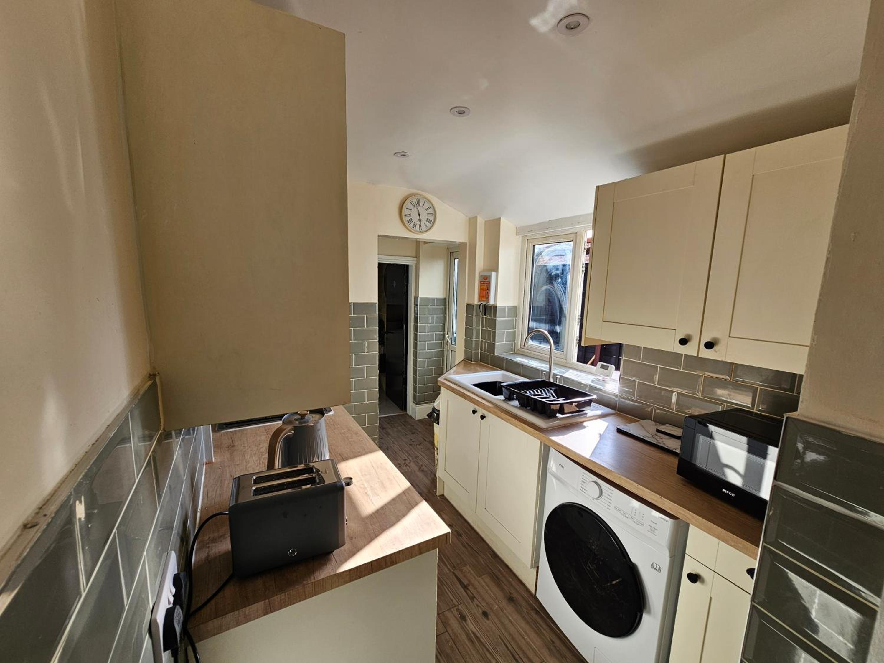 3 bed house in Gloucester near to city centre