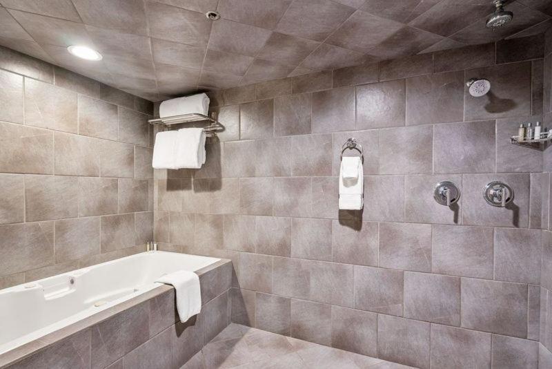 Palm Springs Vacations - Hotel Zoso - Property Image 8