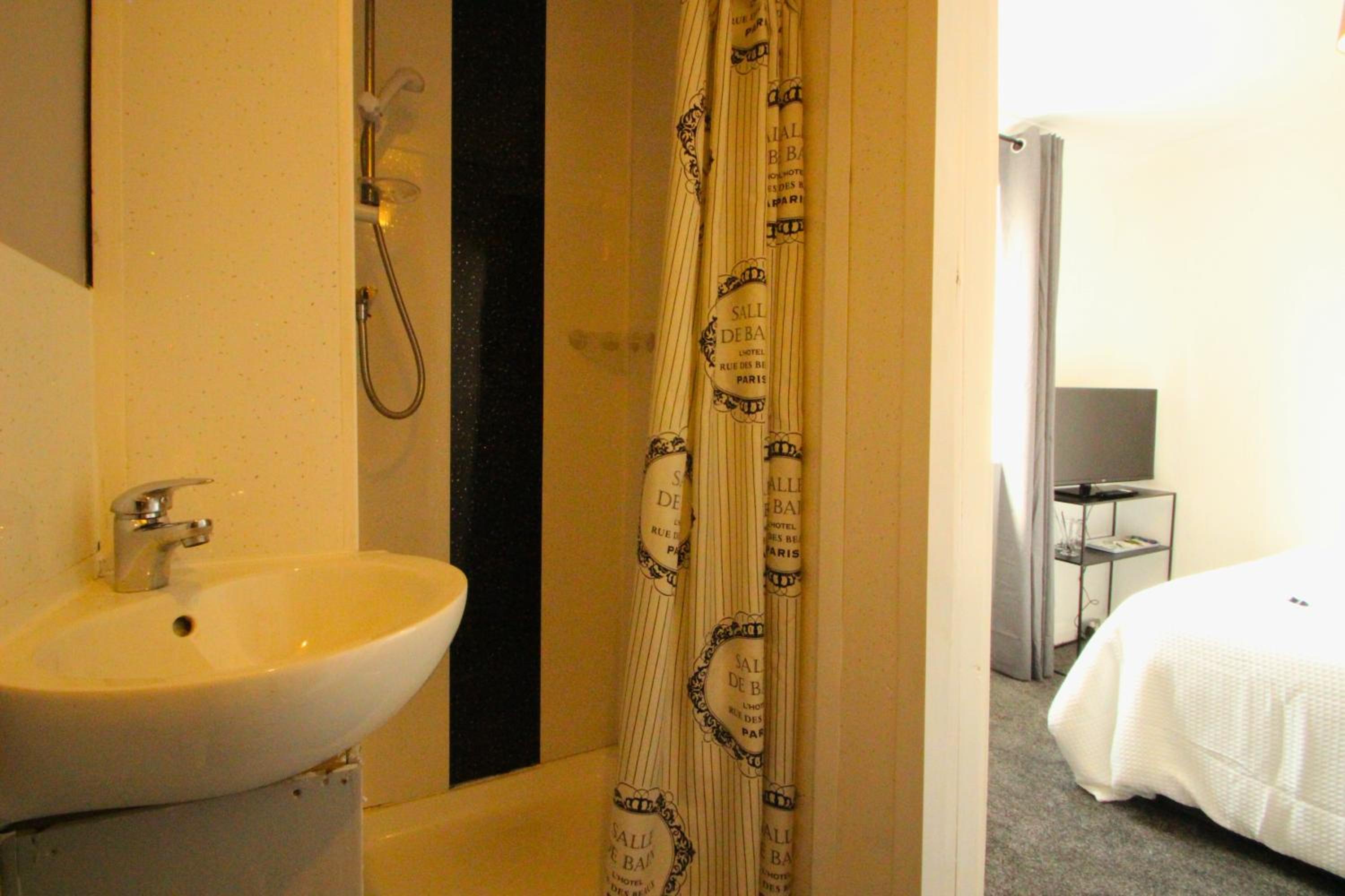 OYO Hotel 33 view 5