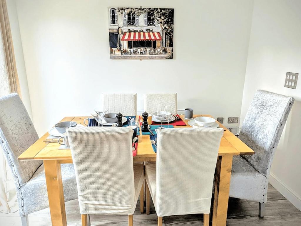 3 bed Home in Peaceful Village view 4