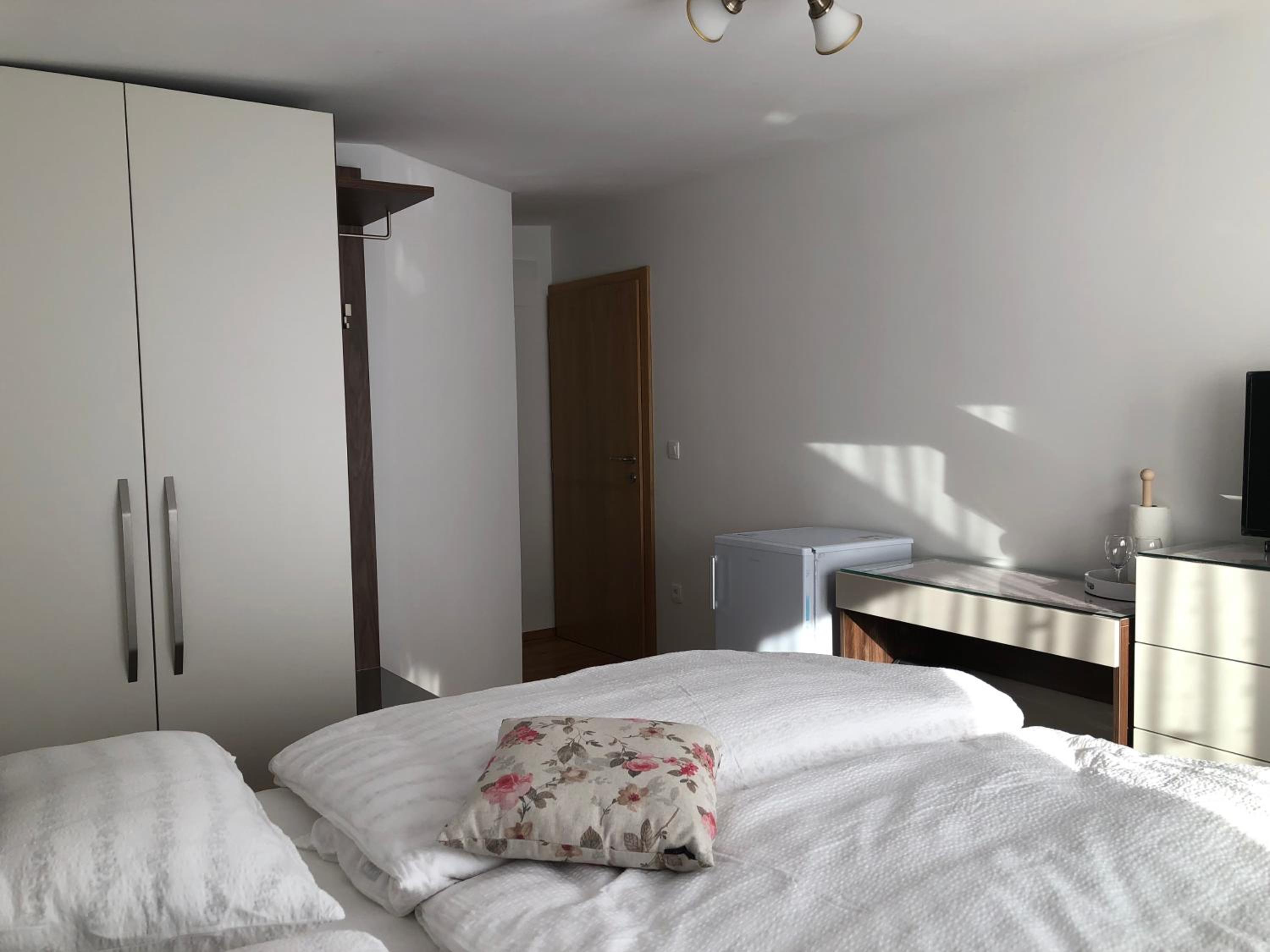 Sobe apartma Dobe view 3