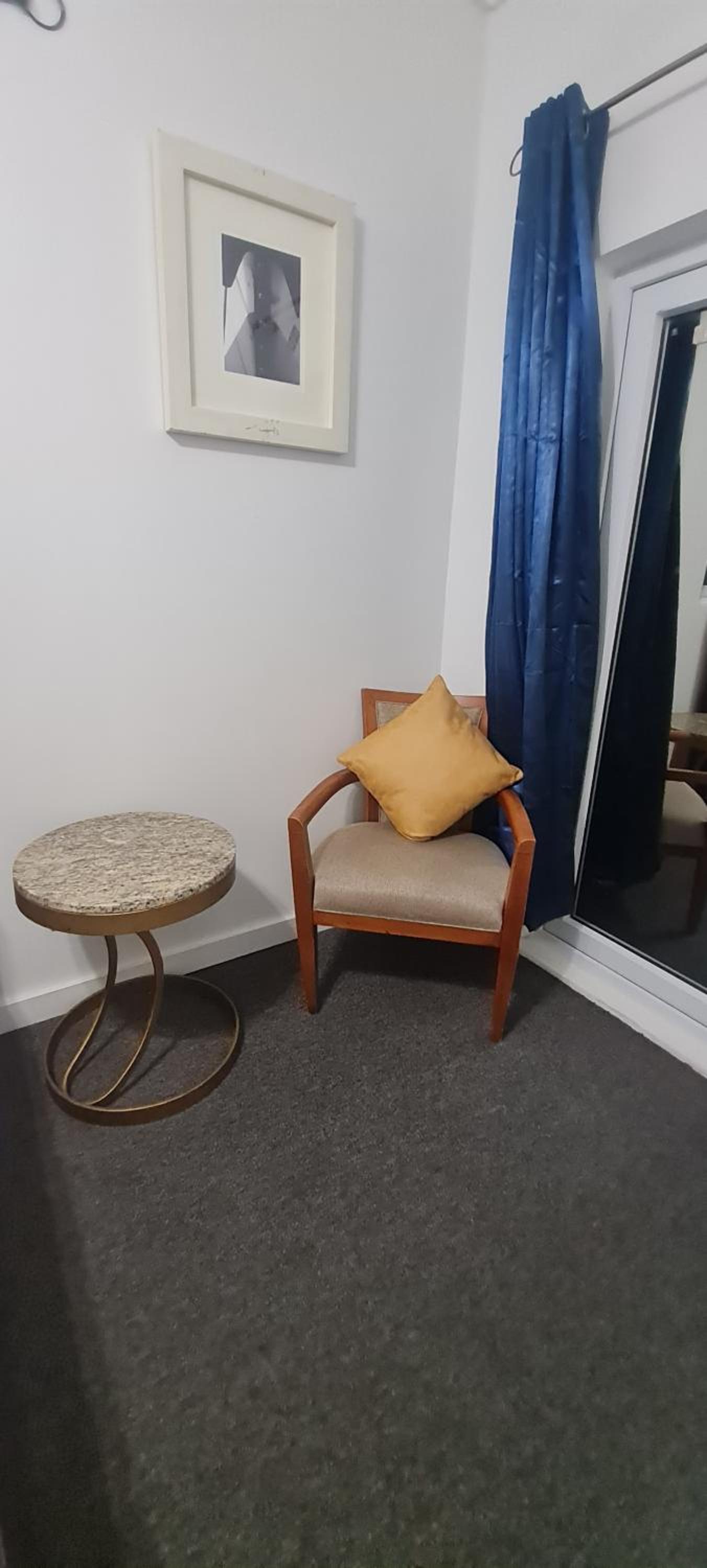 BELL At The Airport Suites Adults Only - Free Airport Transportation