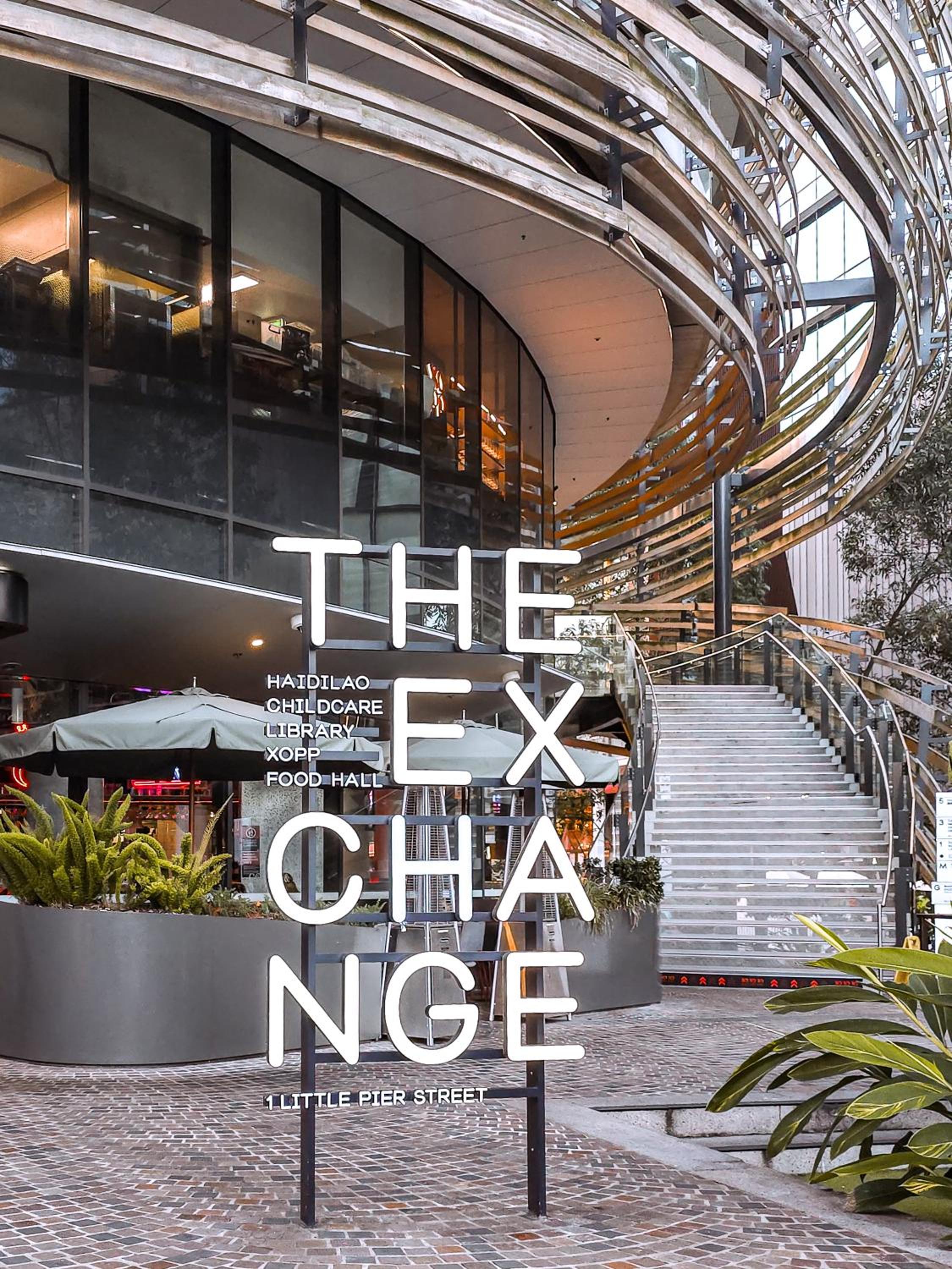 Chic Darling Harbour Oasis in the Heart of Sydney, 2BR 2BA, Resort-Style Amenities