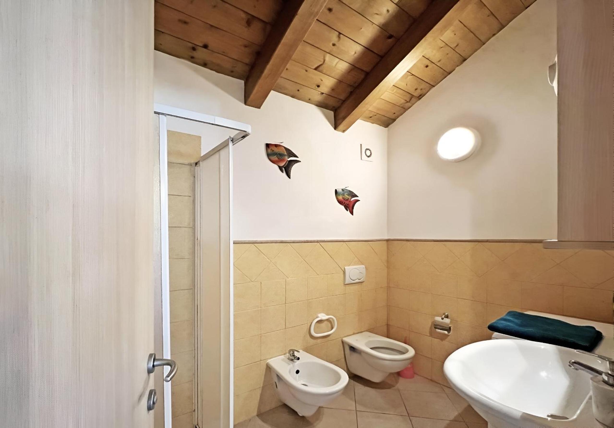 Bright Top Floor with Terrace