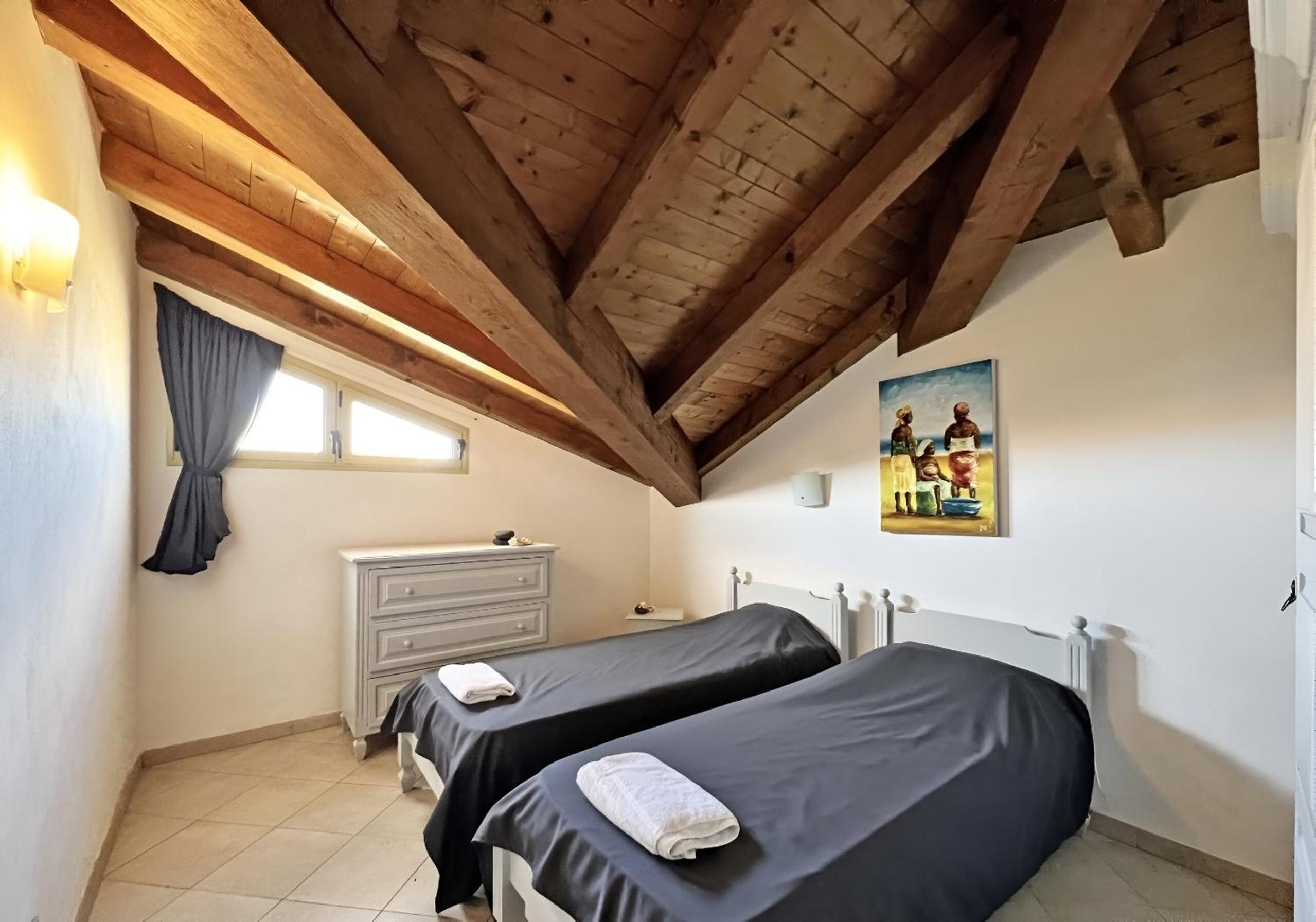 Bright Top Floor with Terrace