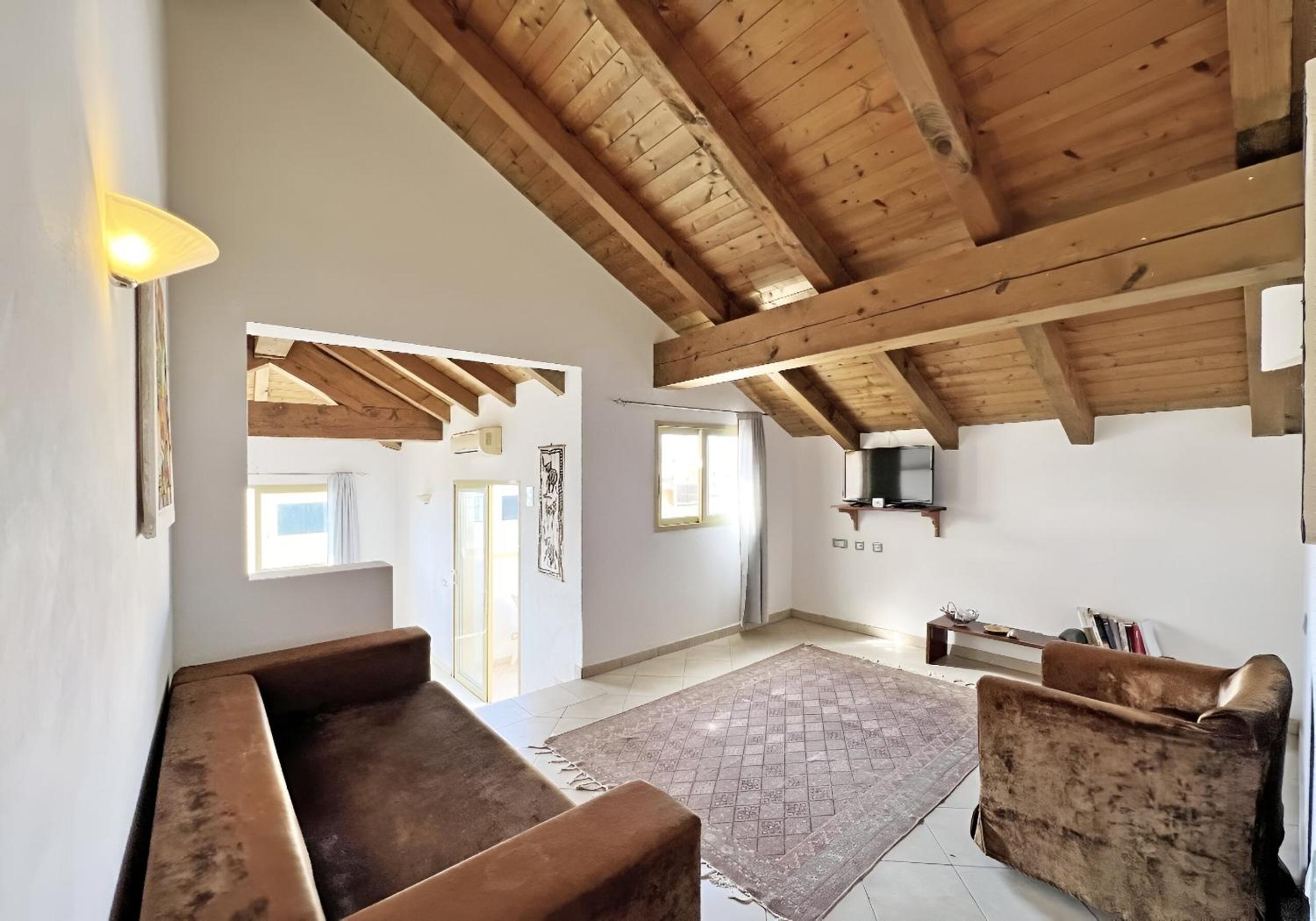 Bright Top Floor with Terrace