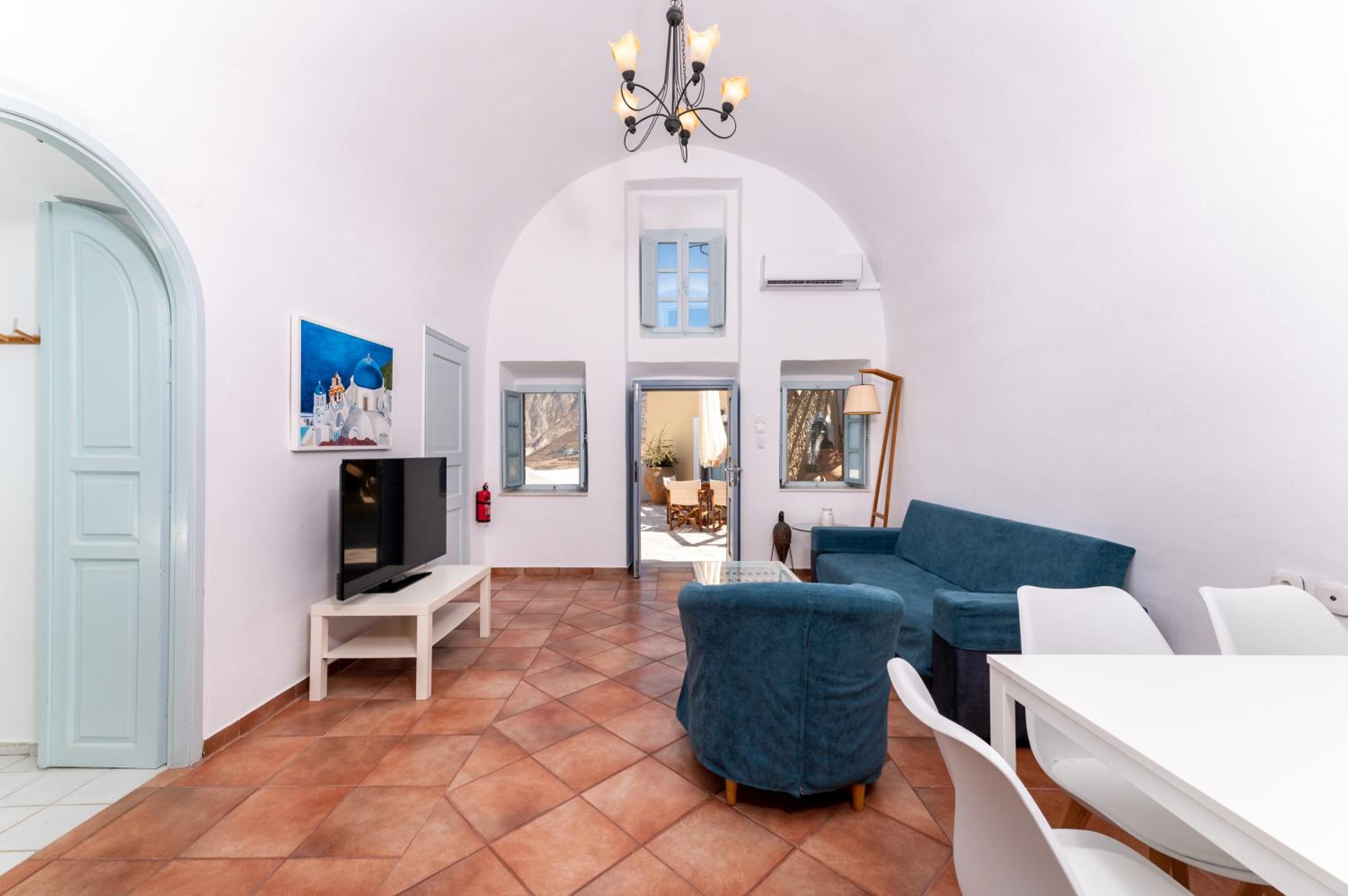 Blue Vine Villa Pool Breakfast photo 4