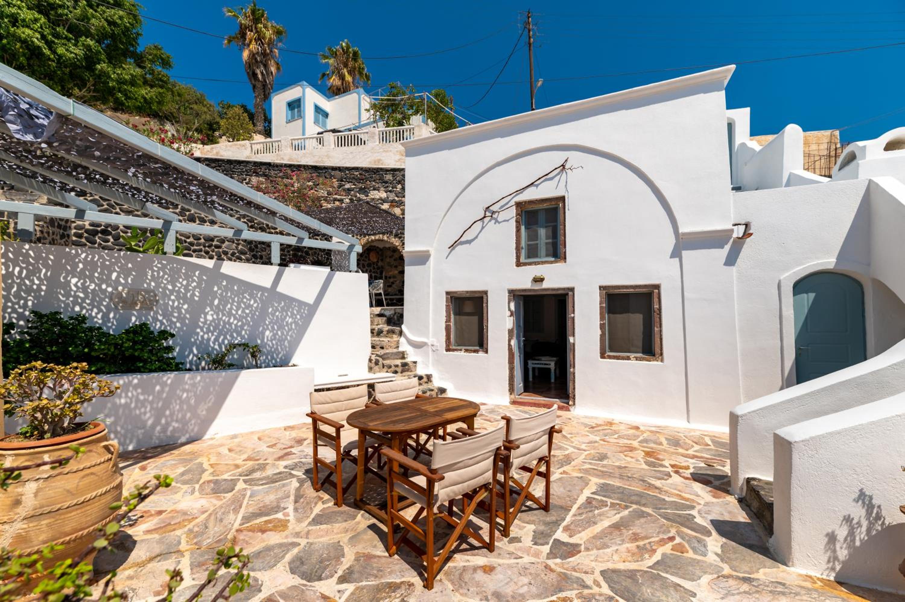 Blue Vine Villa Pool Breakfast photo 2