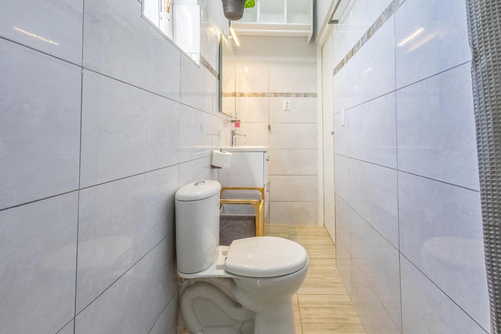 Av Curacao - Centrally Located Spacious Apartment