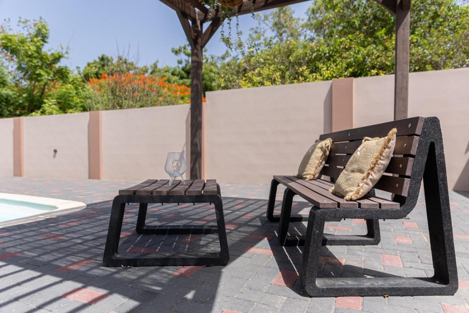 Av Curacao - Centrally Located Spacious Apartment