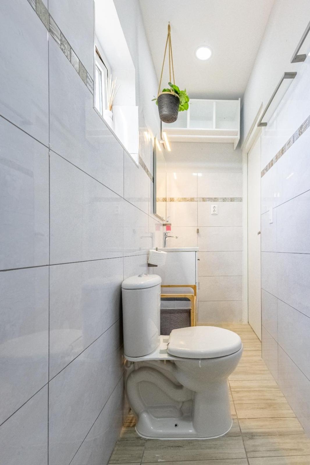 Av Curacao - Centrally Located Spacious Apartment
