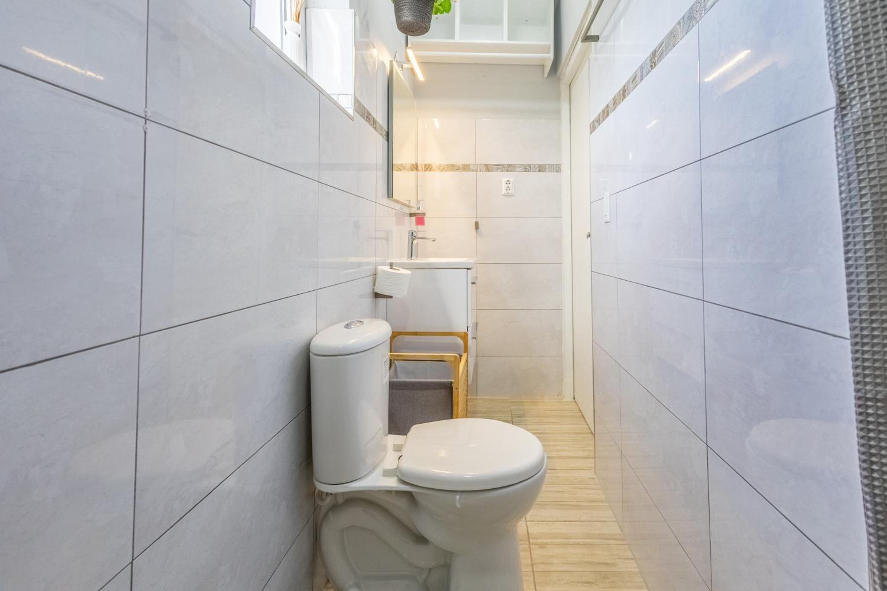Av Curacao - Centrally Located Spacious Apartment