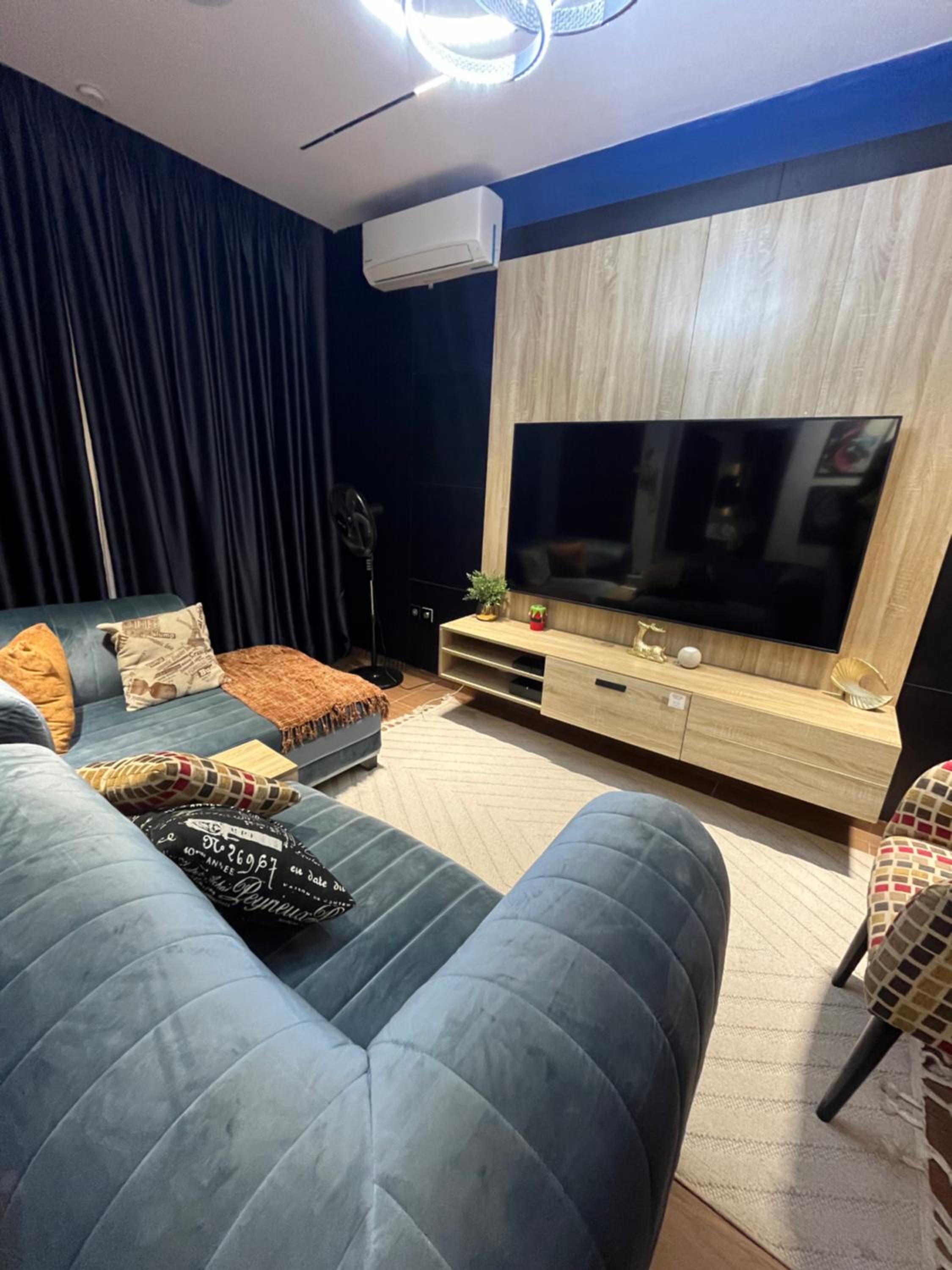 Luxury One Bedroom Furnished Apartment view 4