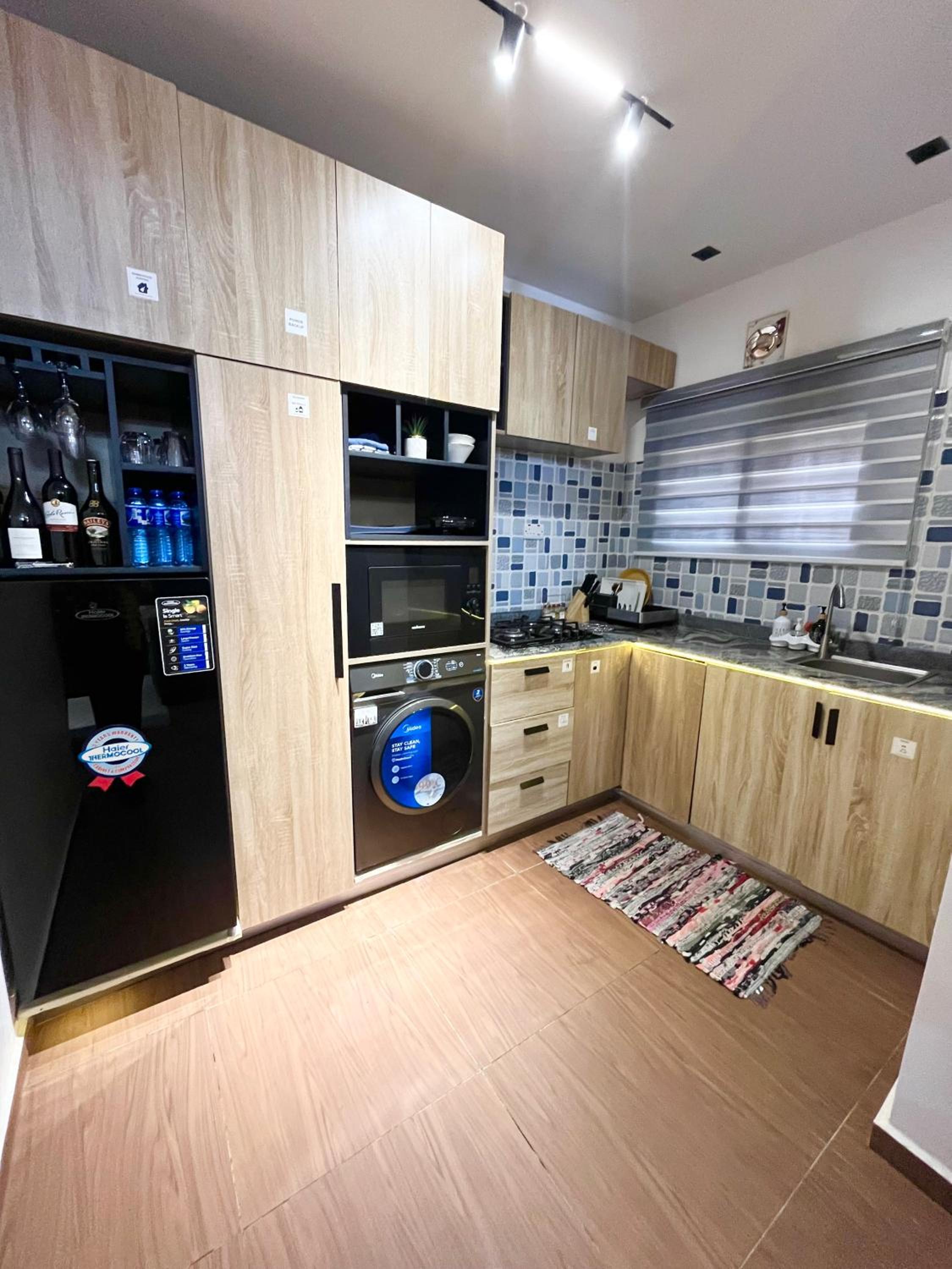 Luxury One Bedroom Furnished Apartment view 3