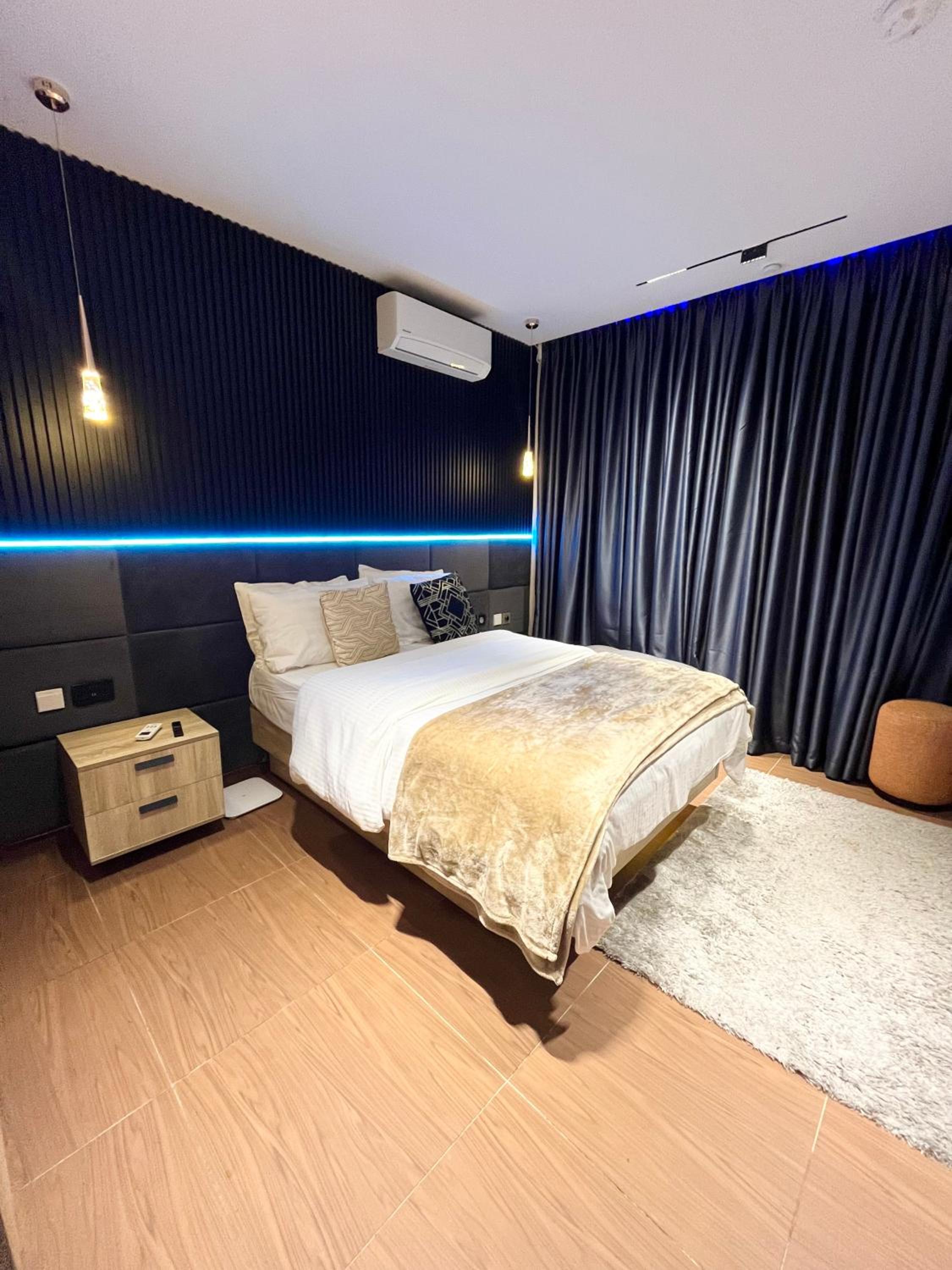 Luxury One Bedroom Furnished Apartment view 5