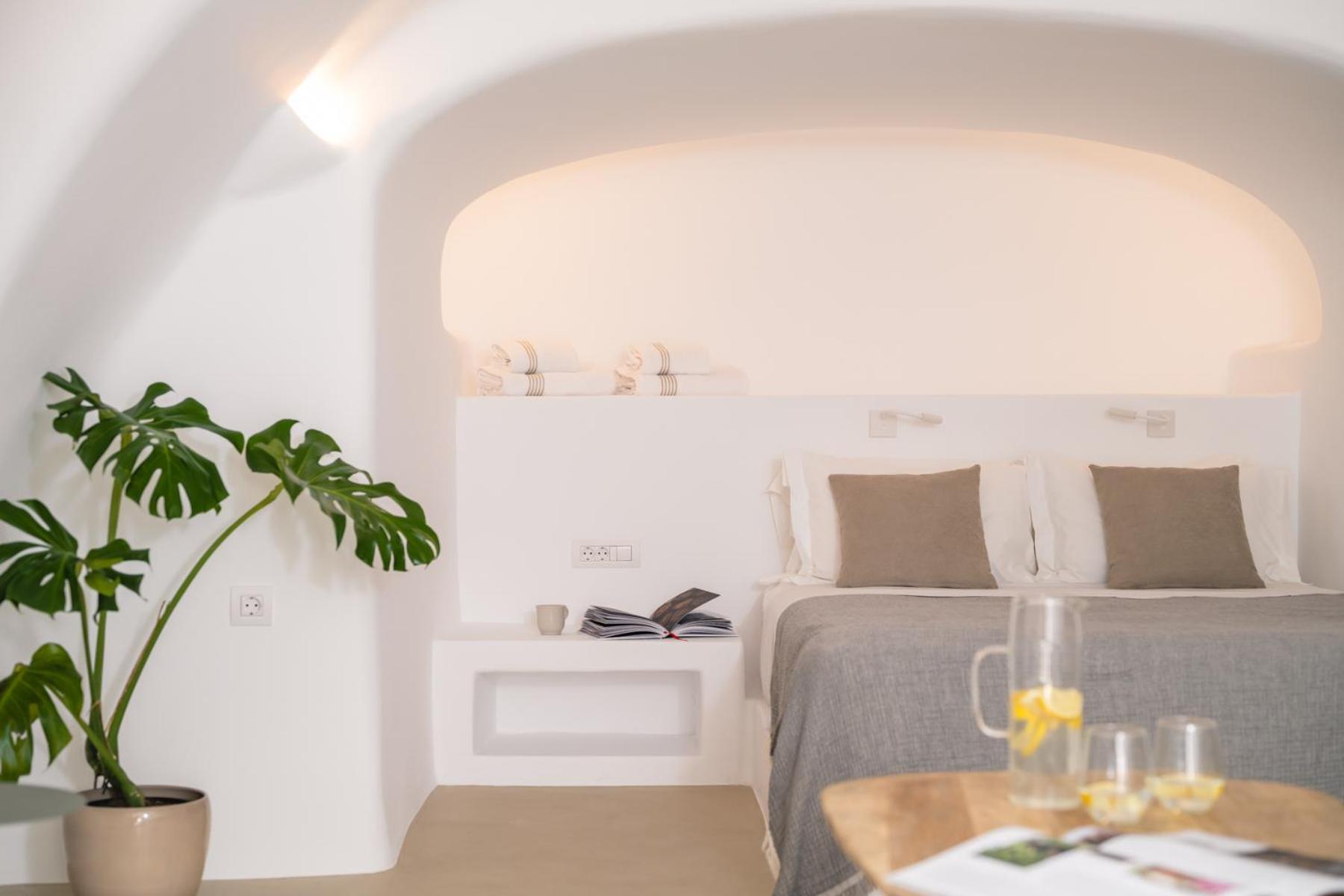 Santorini Wine Villa Downtown Fira photo 4