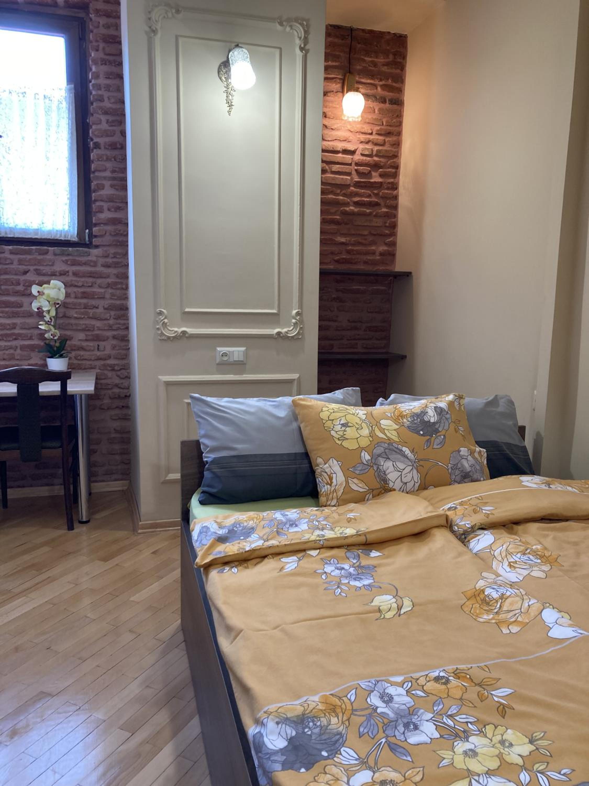 Breakfast included Cozy Apartment Central Location Tbilisi