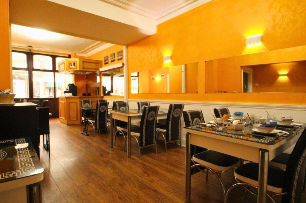 OYO Hotel 33 view 3