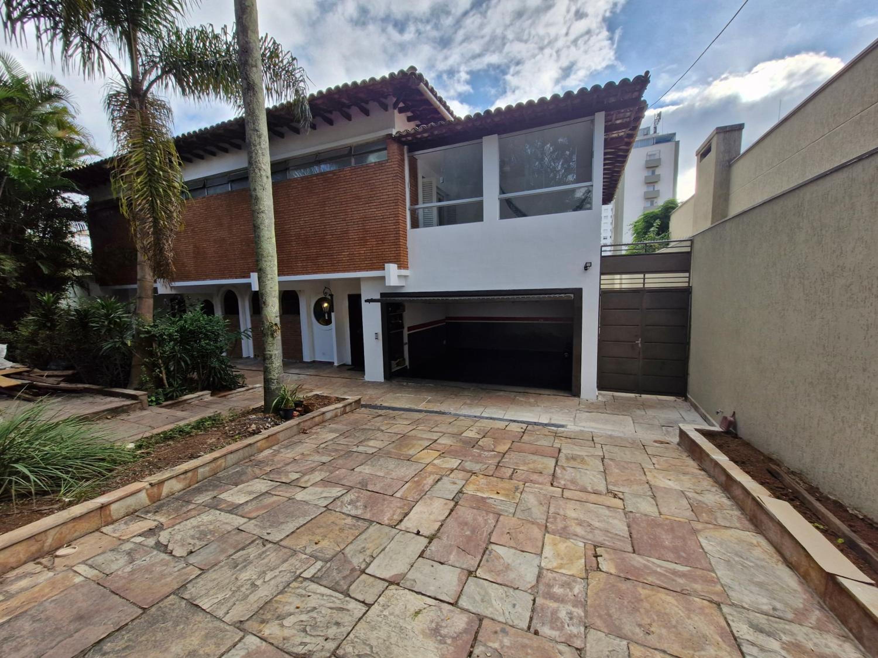 Lindo casarão com piscina para Eventos