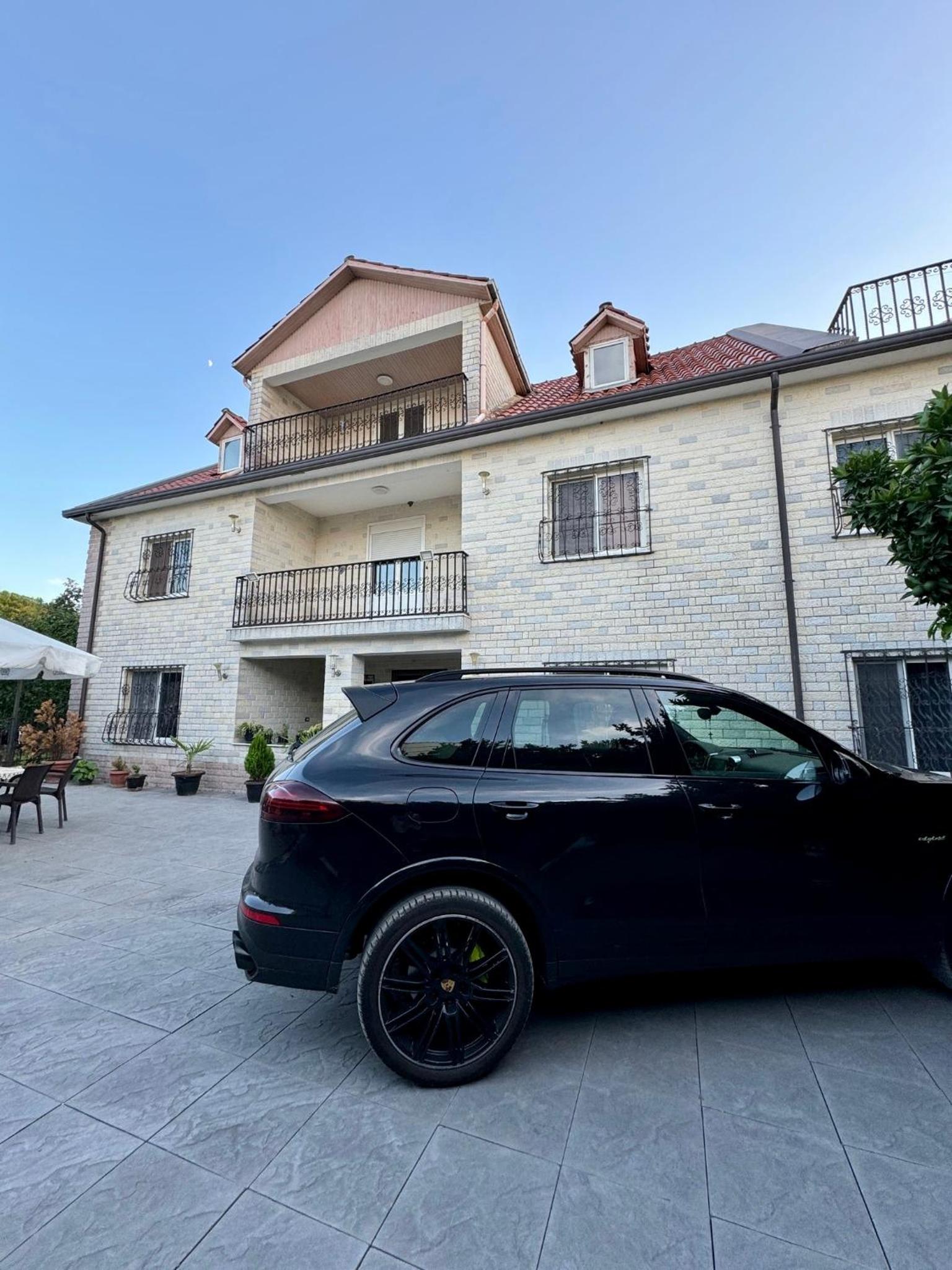 Villa Agos