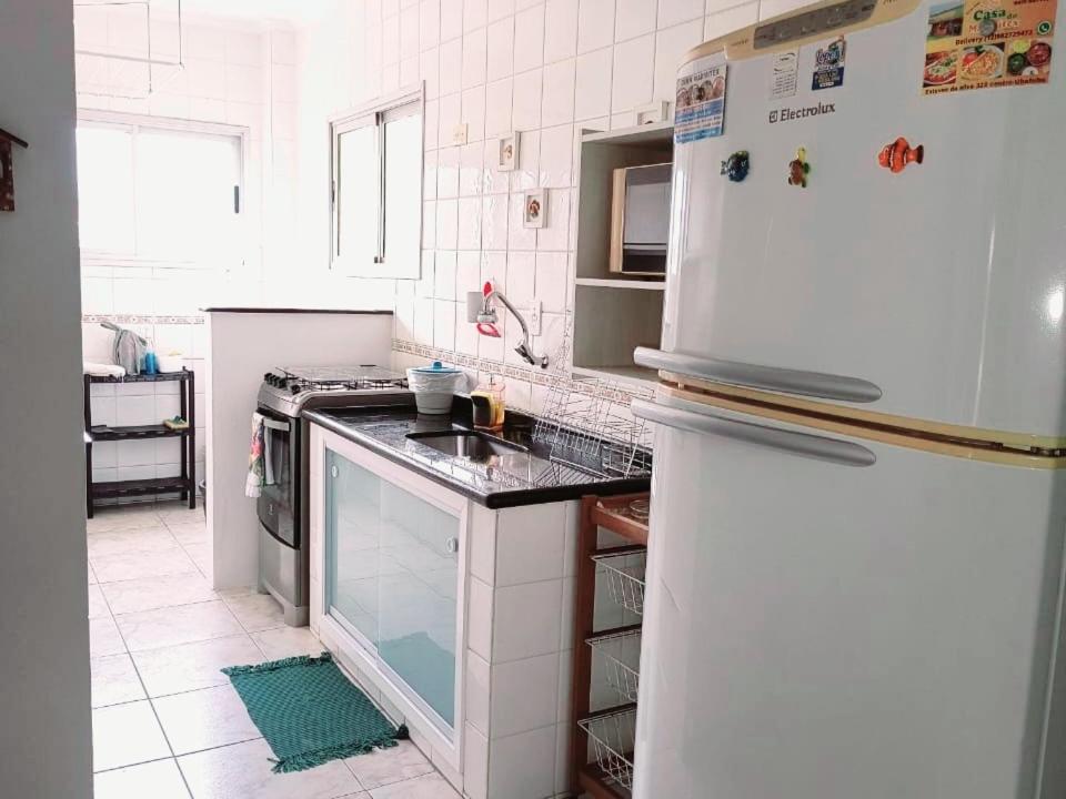 Apartamento com piscina, 300m da praia