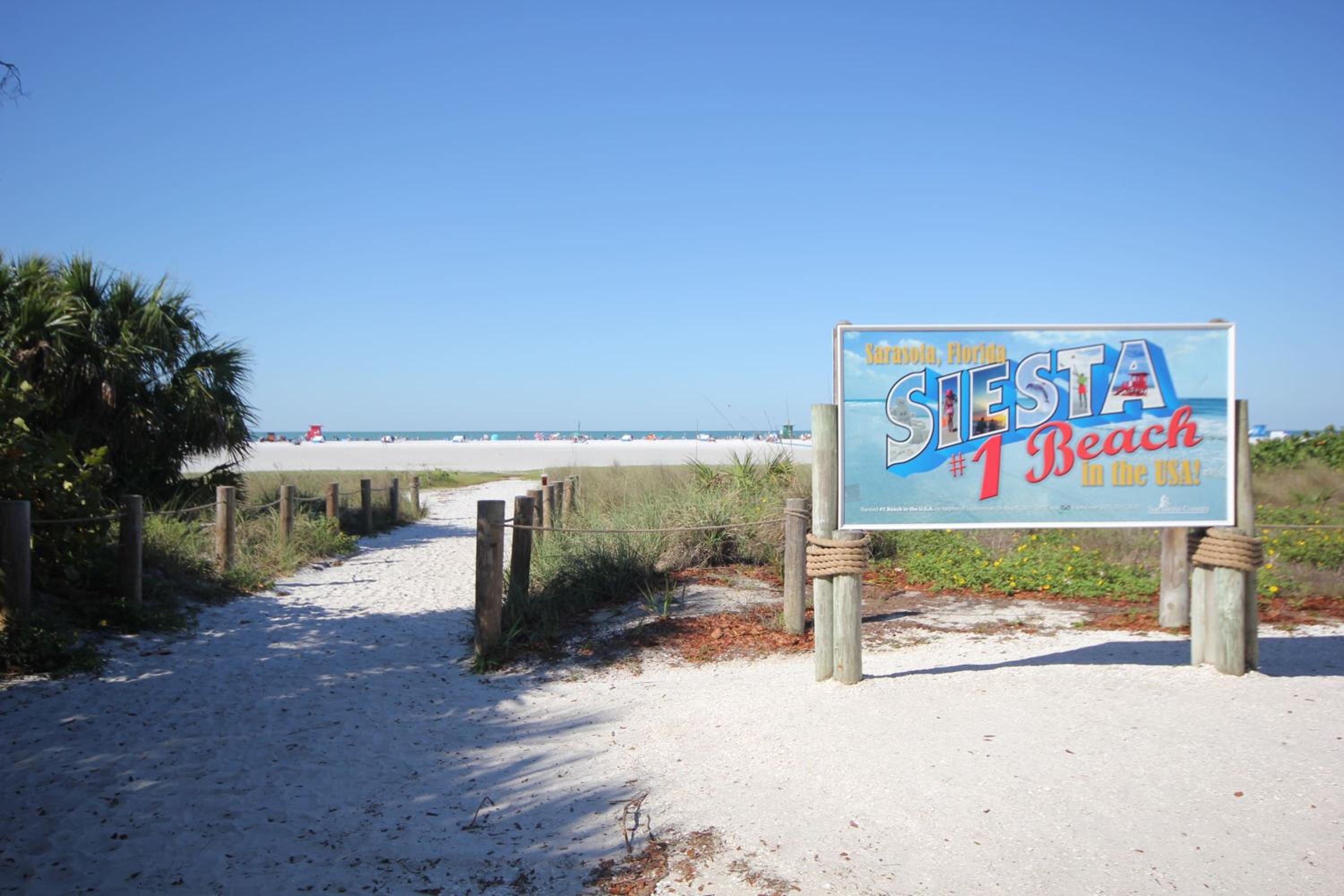 Charming Sea Winds Villa Near Crescent Beach on Siesta Key