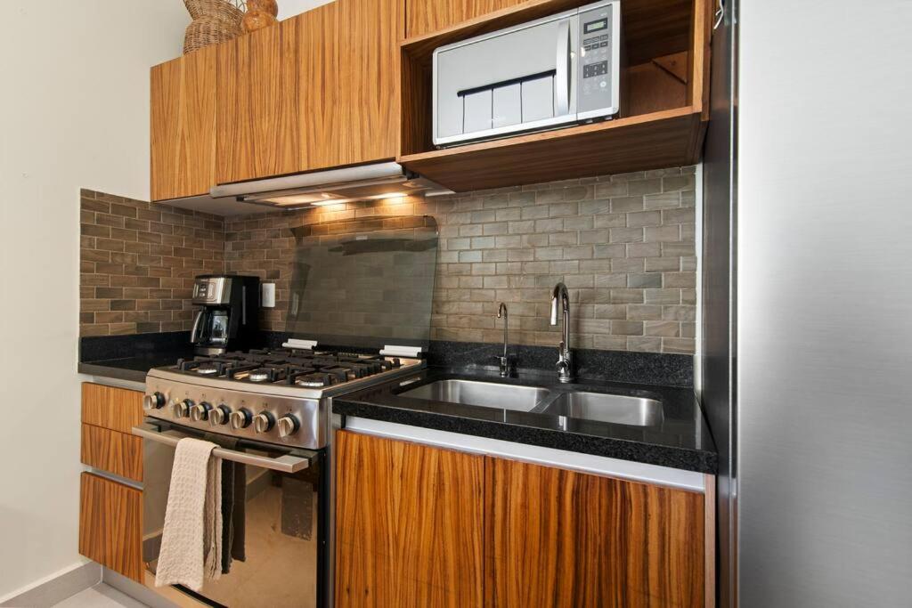 Akumal Oasis Walk To Beach 7 Rooftop Pools With Ocean Views view 4