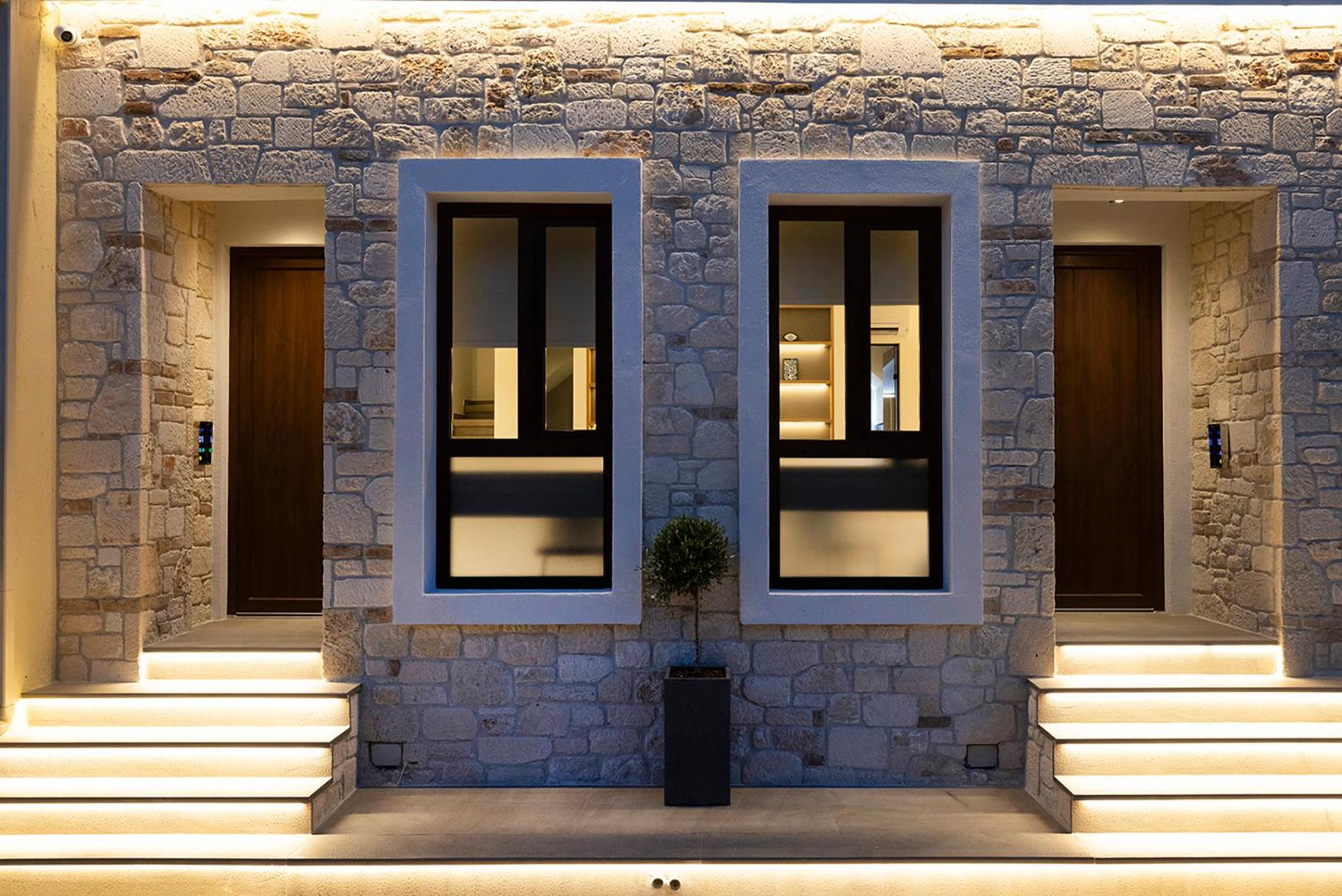 Akira Suites