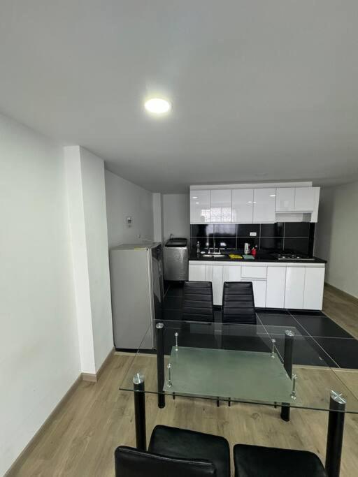 Céntrico y amplio Apartamento salitre