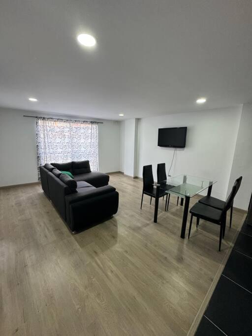 Céntrico y amplio Apartamento salitre