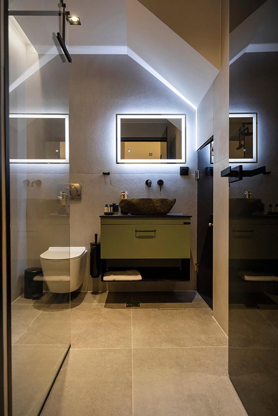 Akira Suites