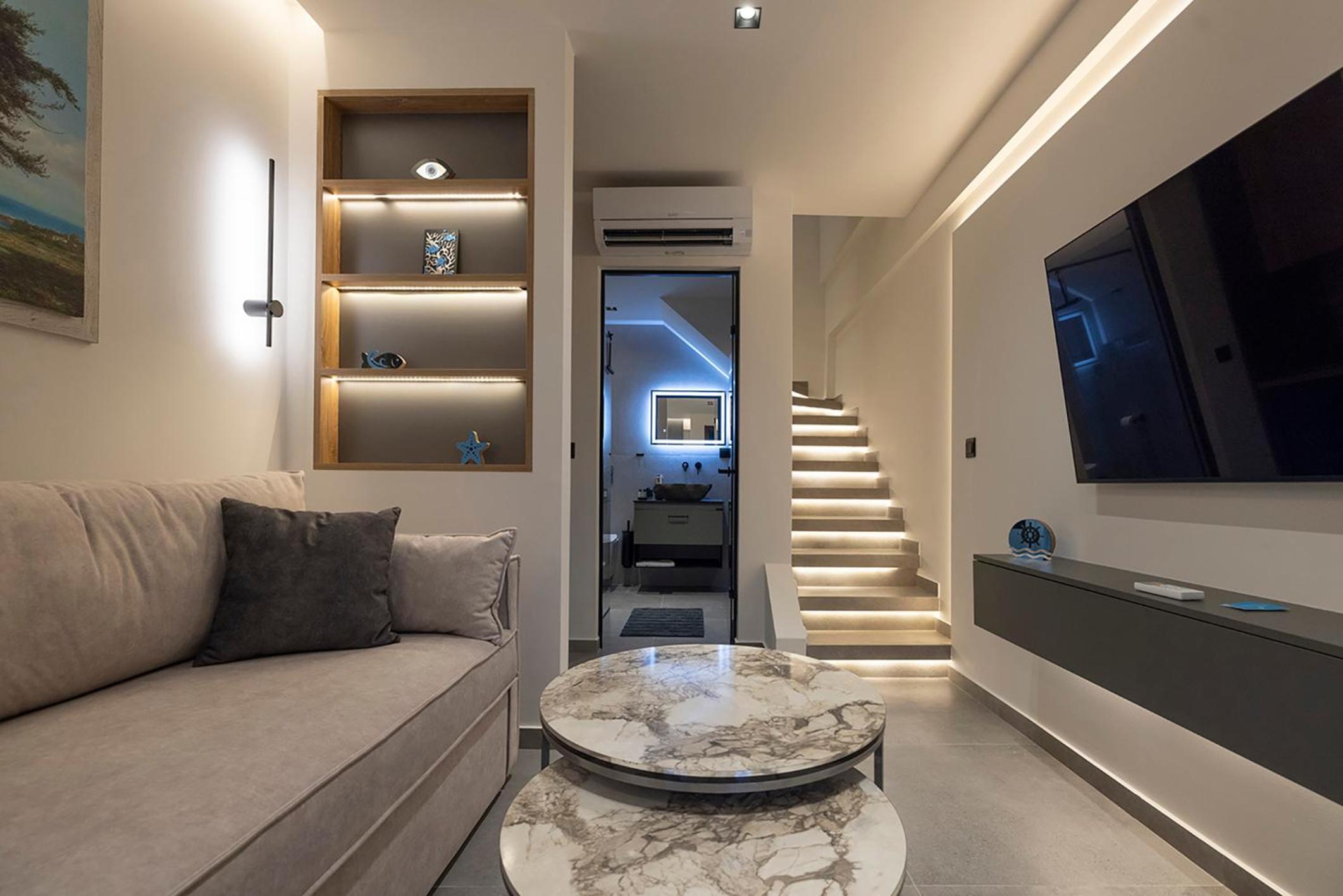 Akira Suites