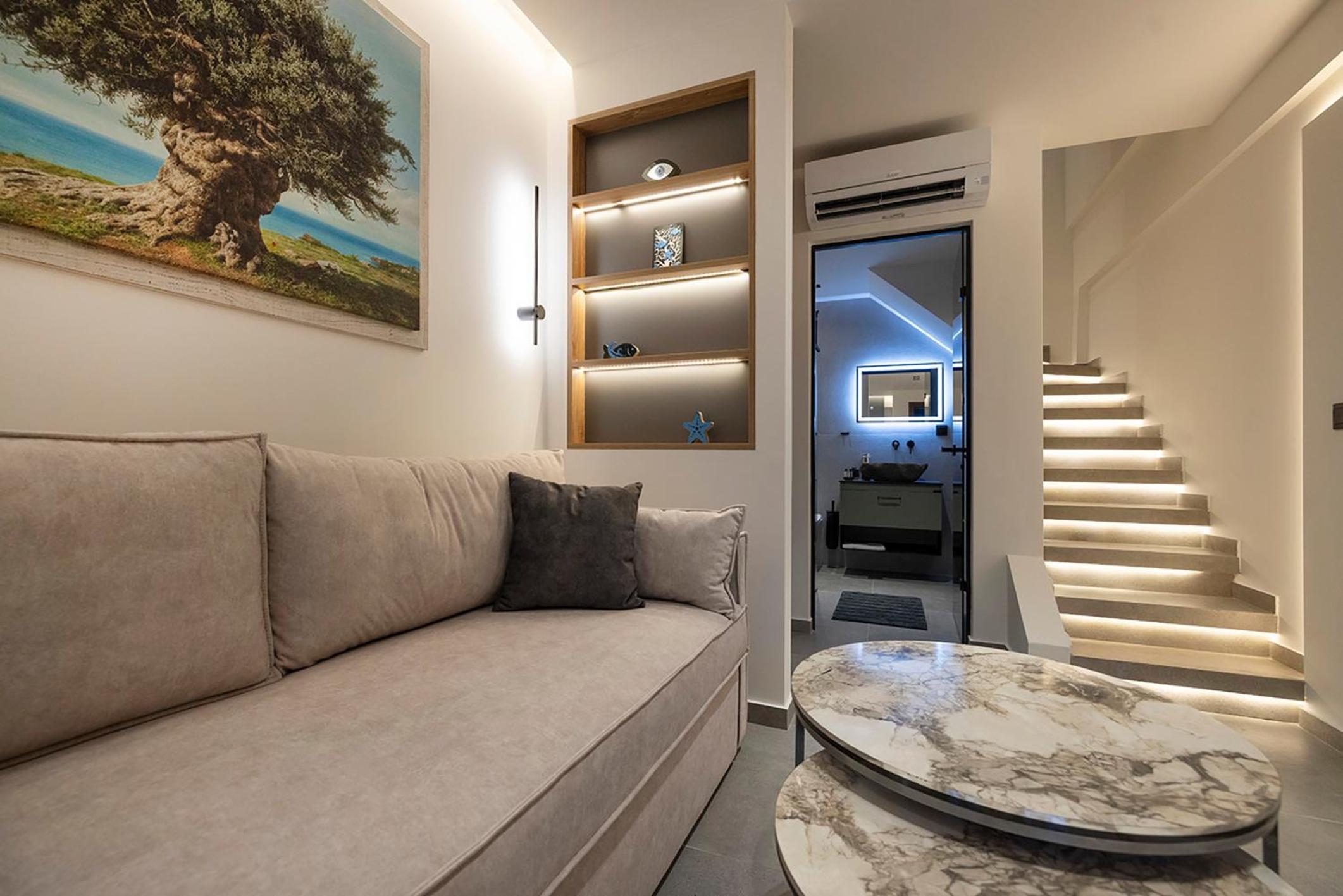 Akira Suites
