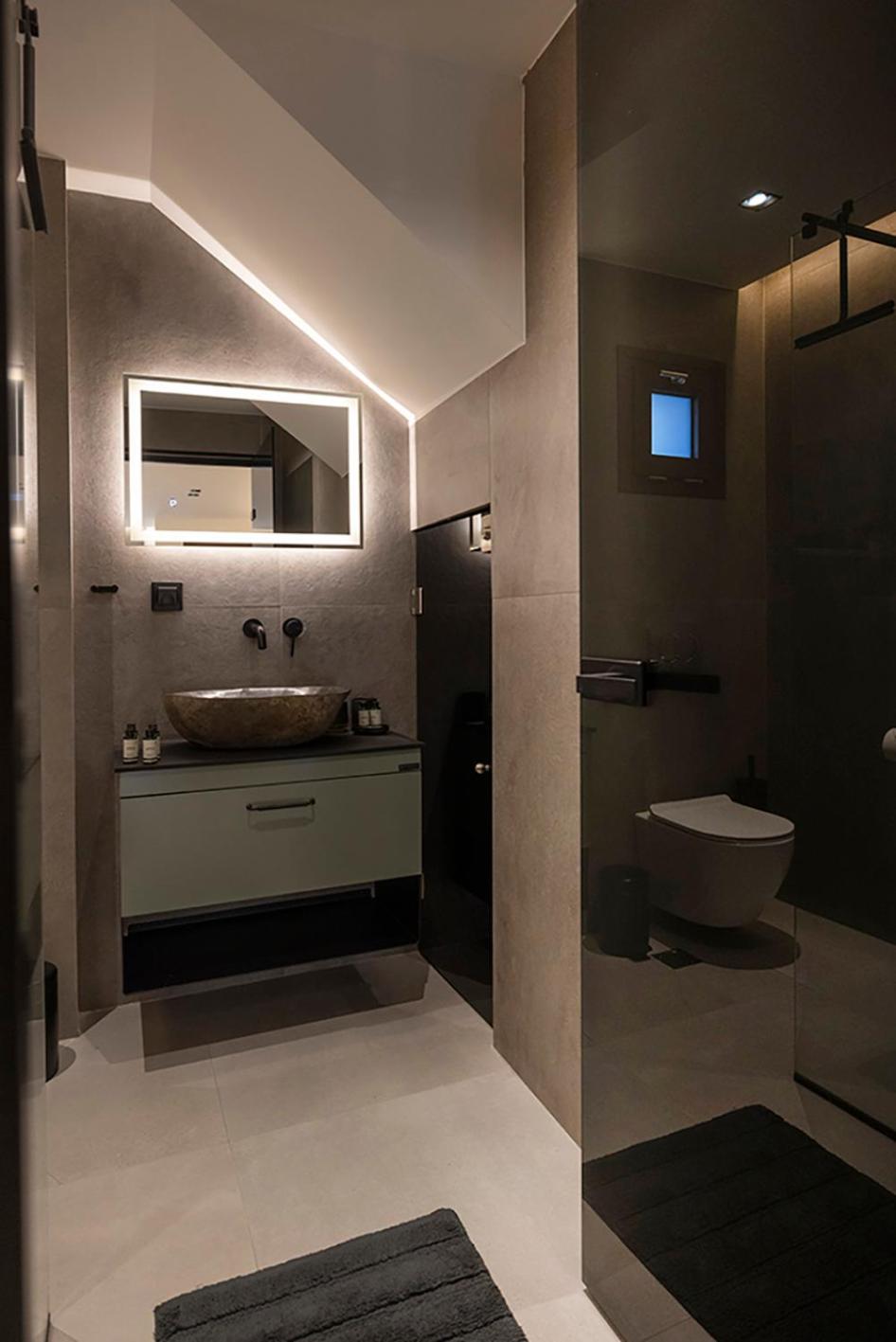 Akira Suites