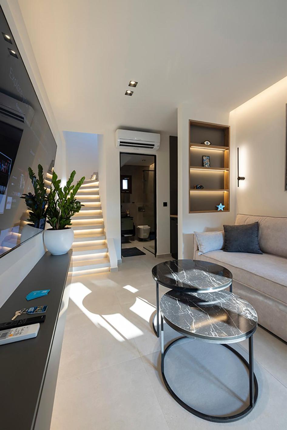Akira Suites