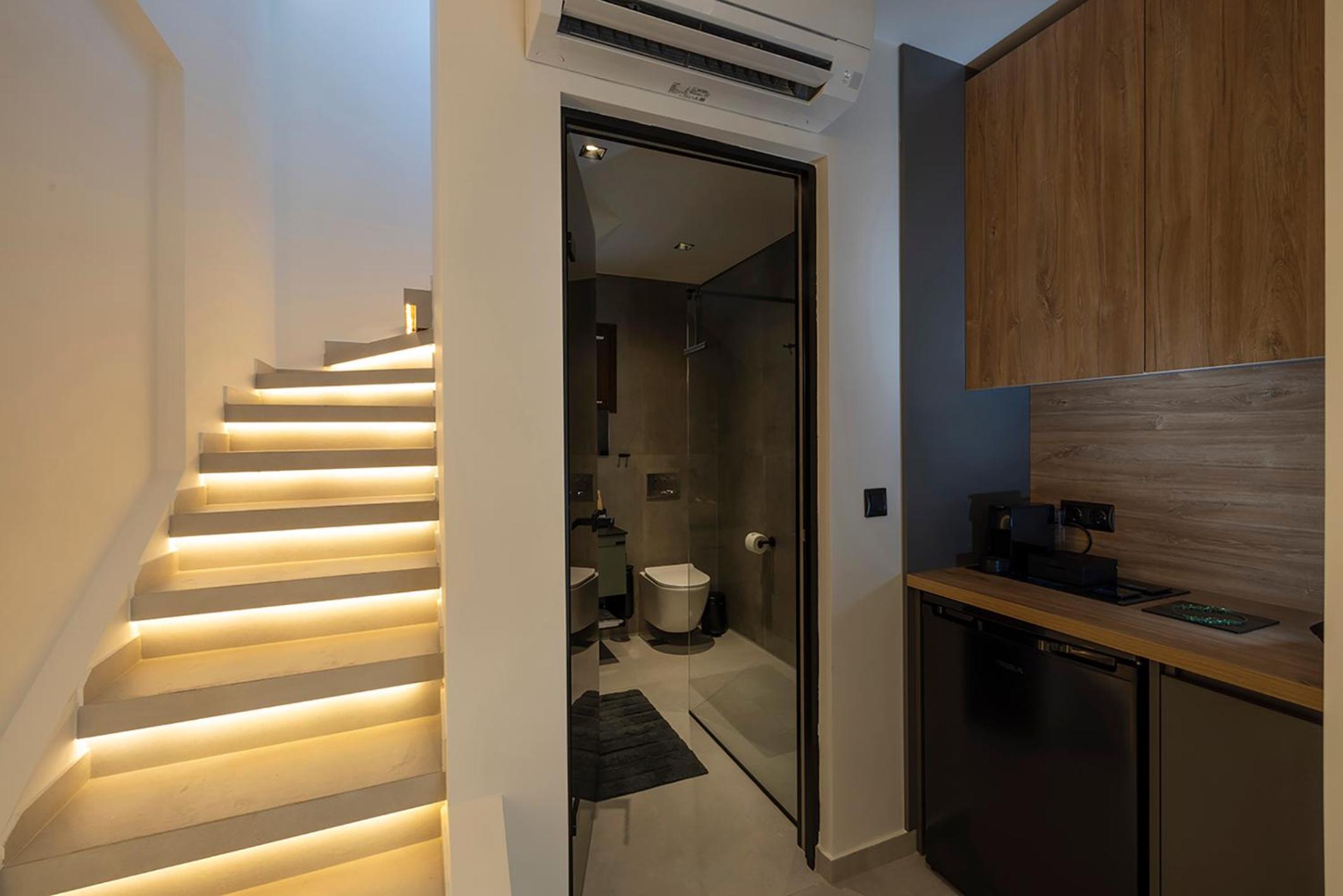Akira Suites
