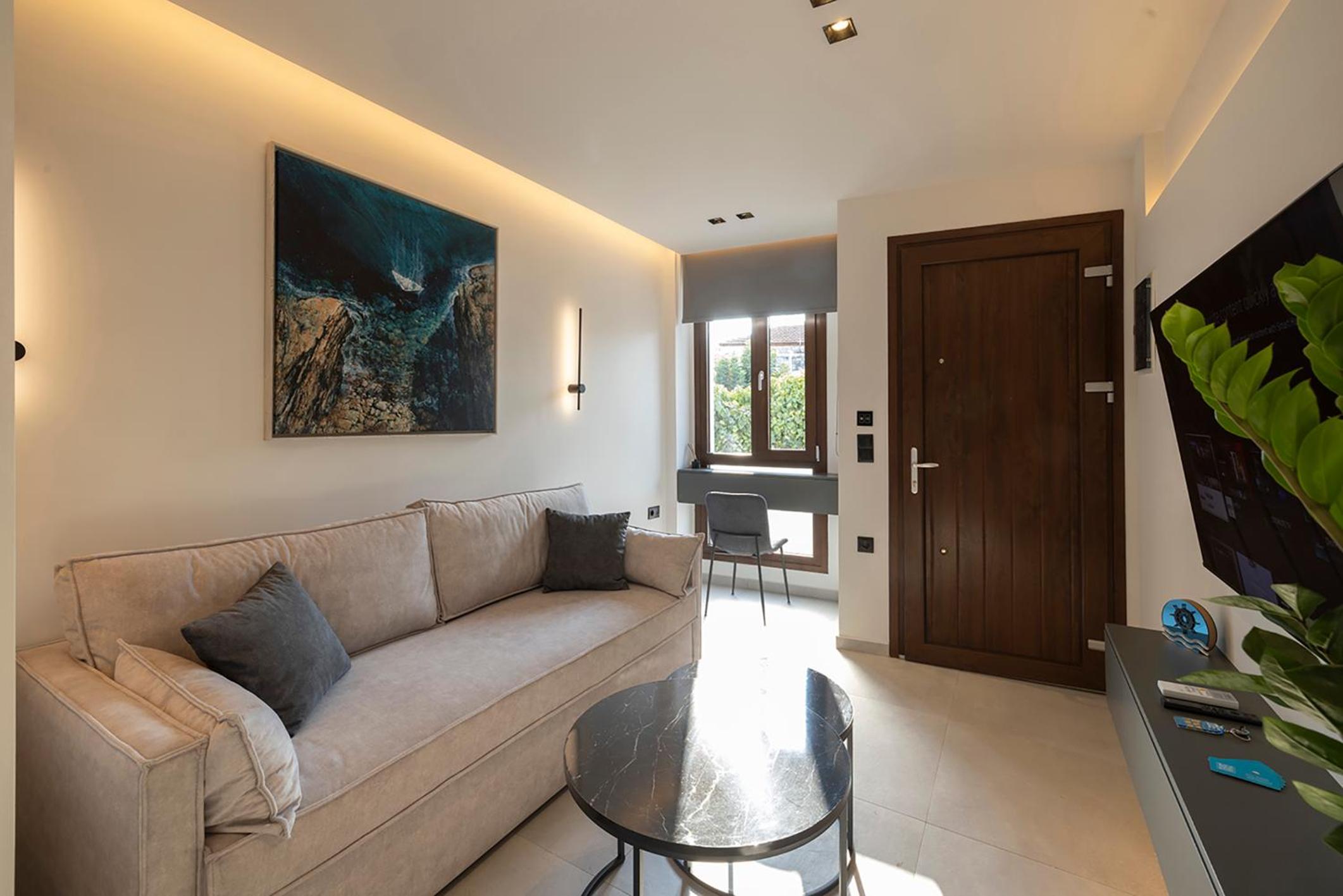 Akira Suites