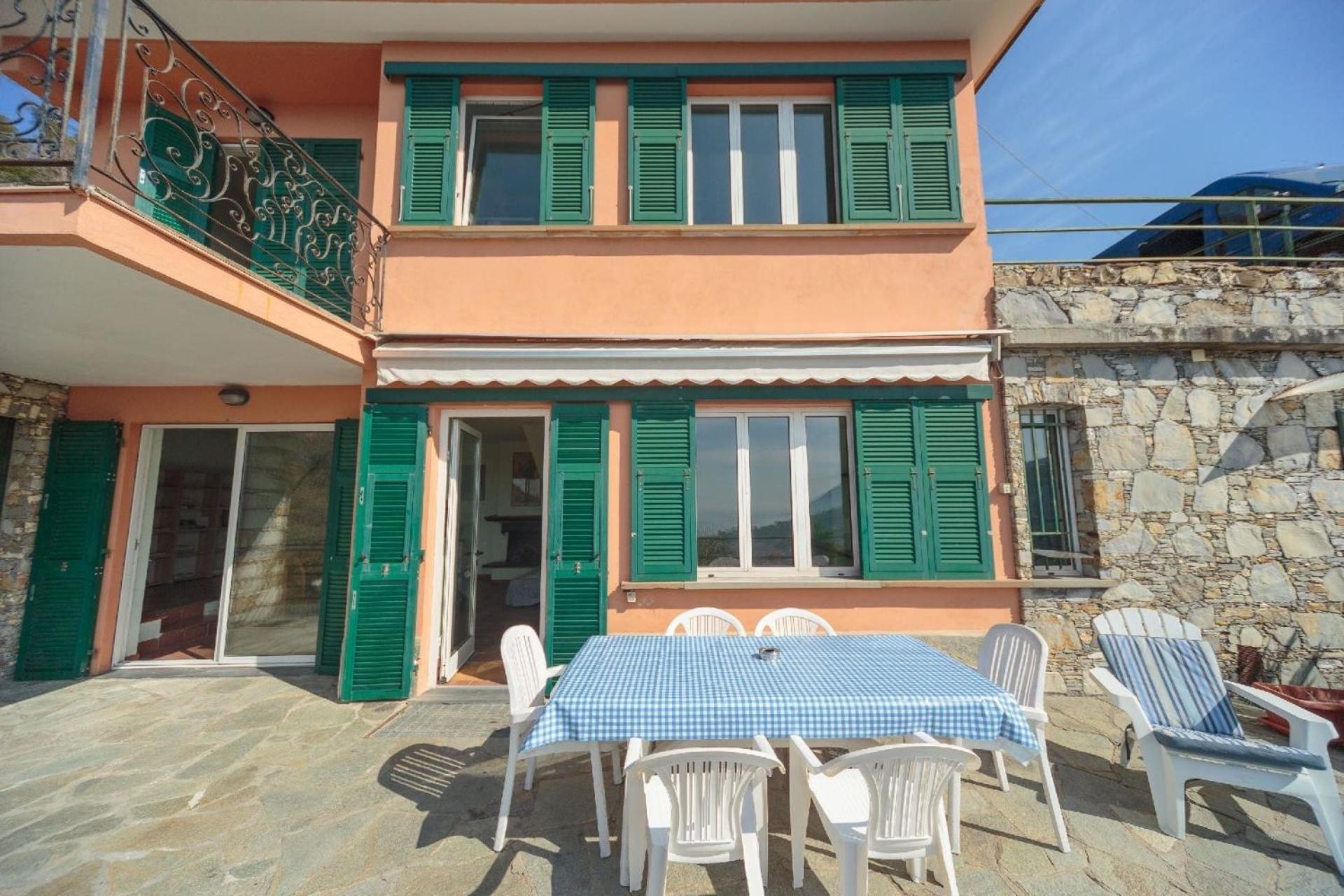 Zweifamilienvilla mit Aufstellpool und Meerblick view 3