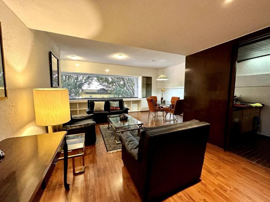 Unbeatable location apt in the heart of Juarez photo 2