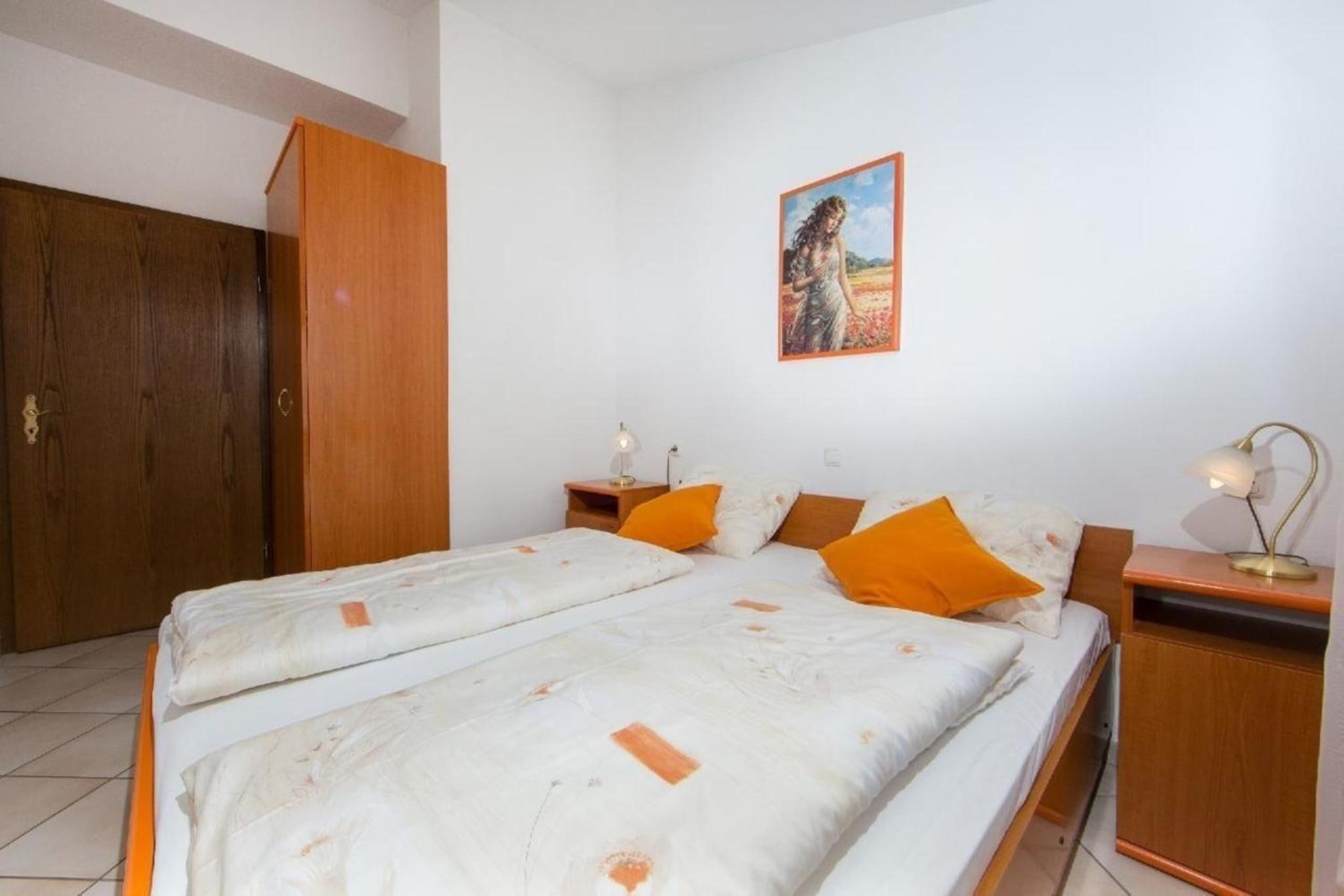 Wohnung in Pjescana Uvala mit Großer Terrasse